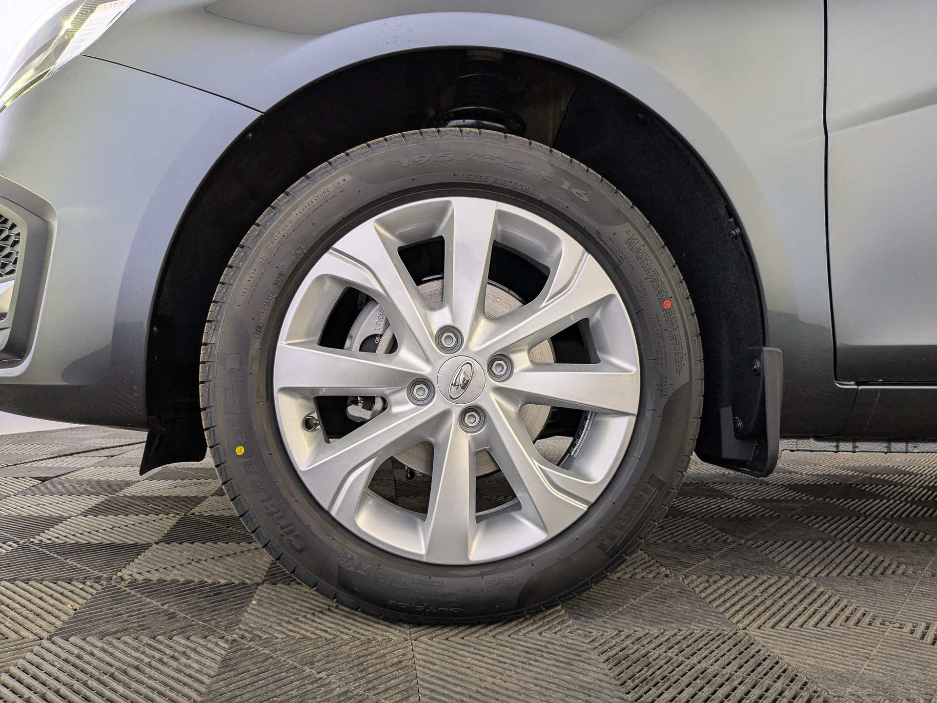 Фото Lada Vesta Седан Драйв 1.8/122 ВТ