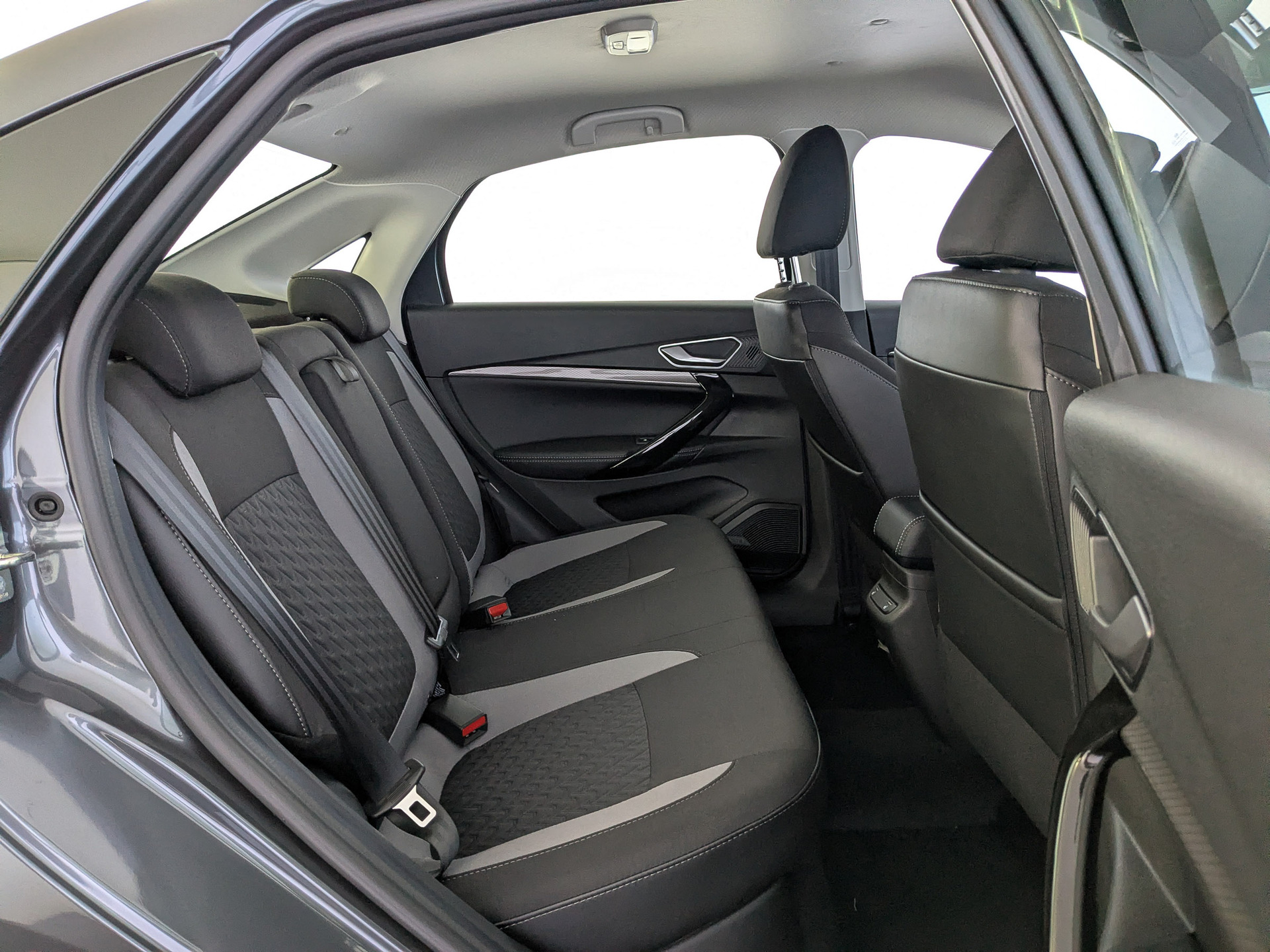 Фото Lada Vesta Седан Битопливный Драйв 1.6/106 5MT