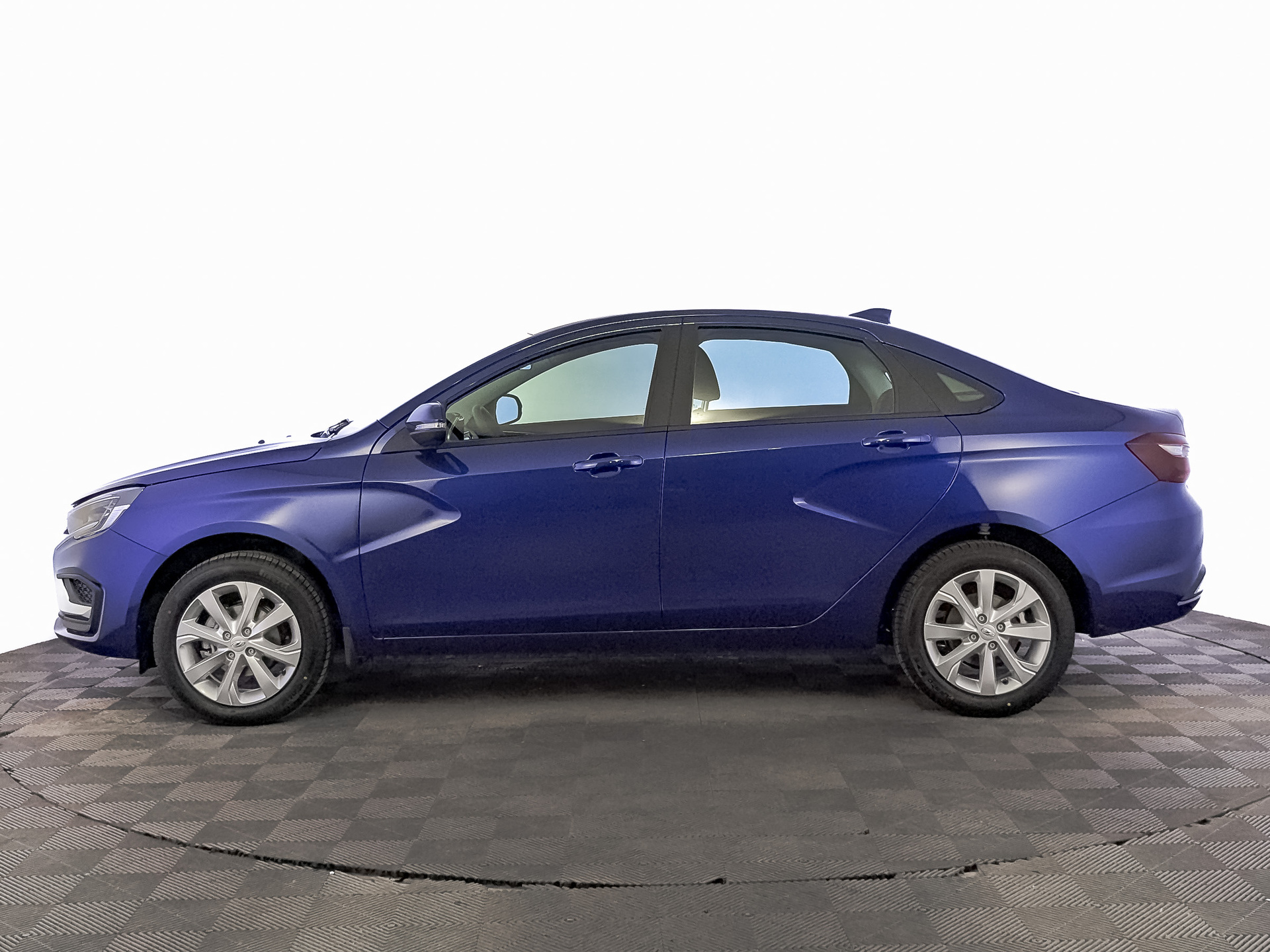 Фото Lada Vesta Седан Битопливный Драйв 1.6/106 5MT