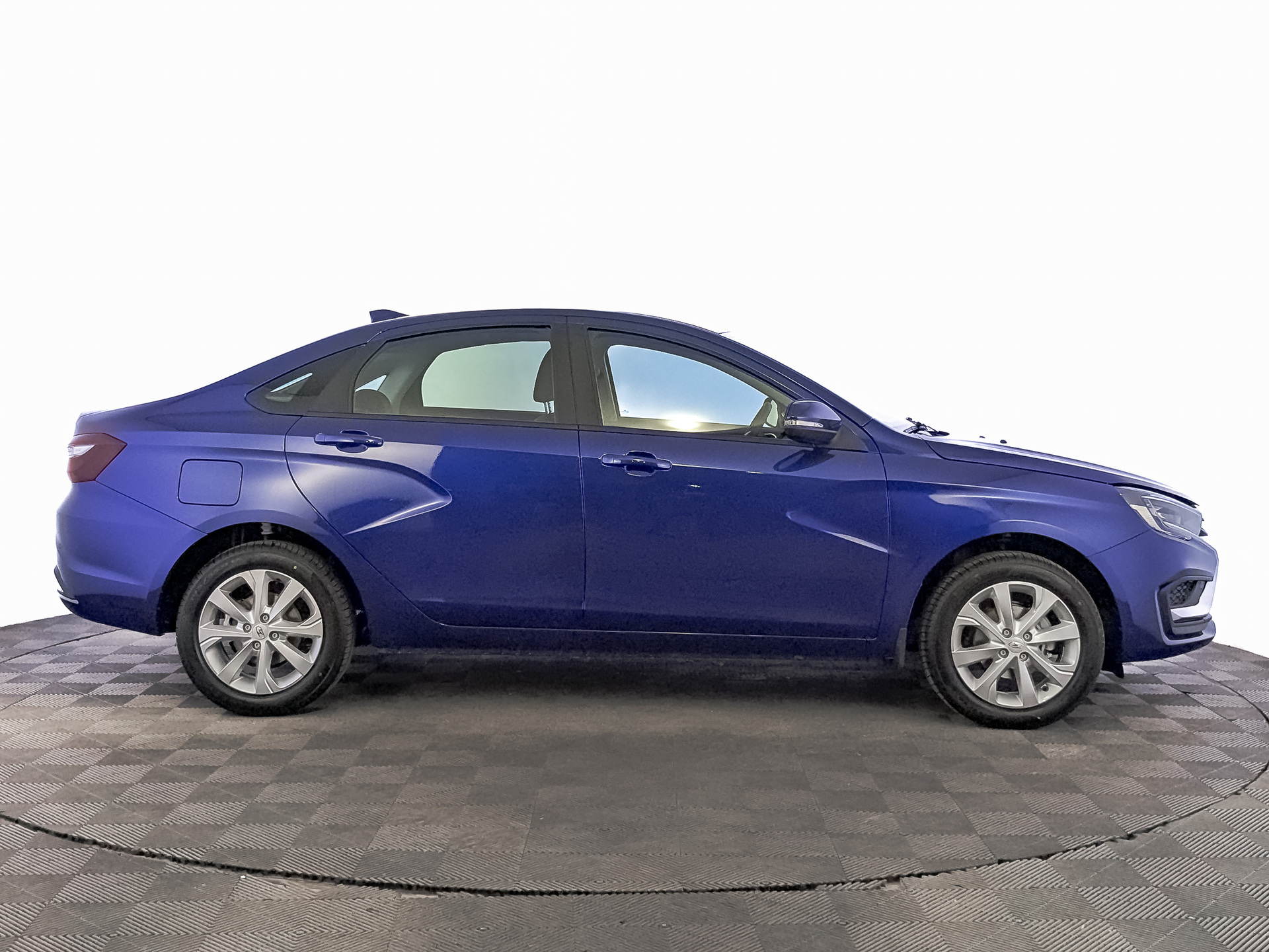 Фото Lada Vesta Седан Битопливный Драйв 1.6/106 5MT