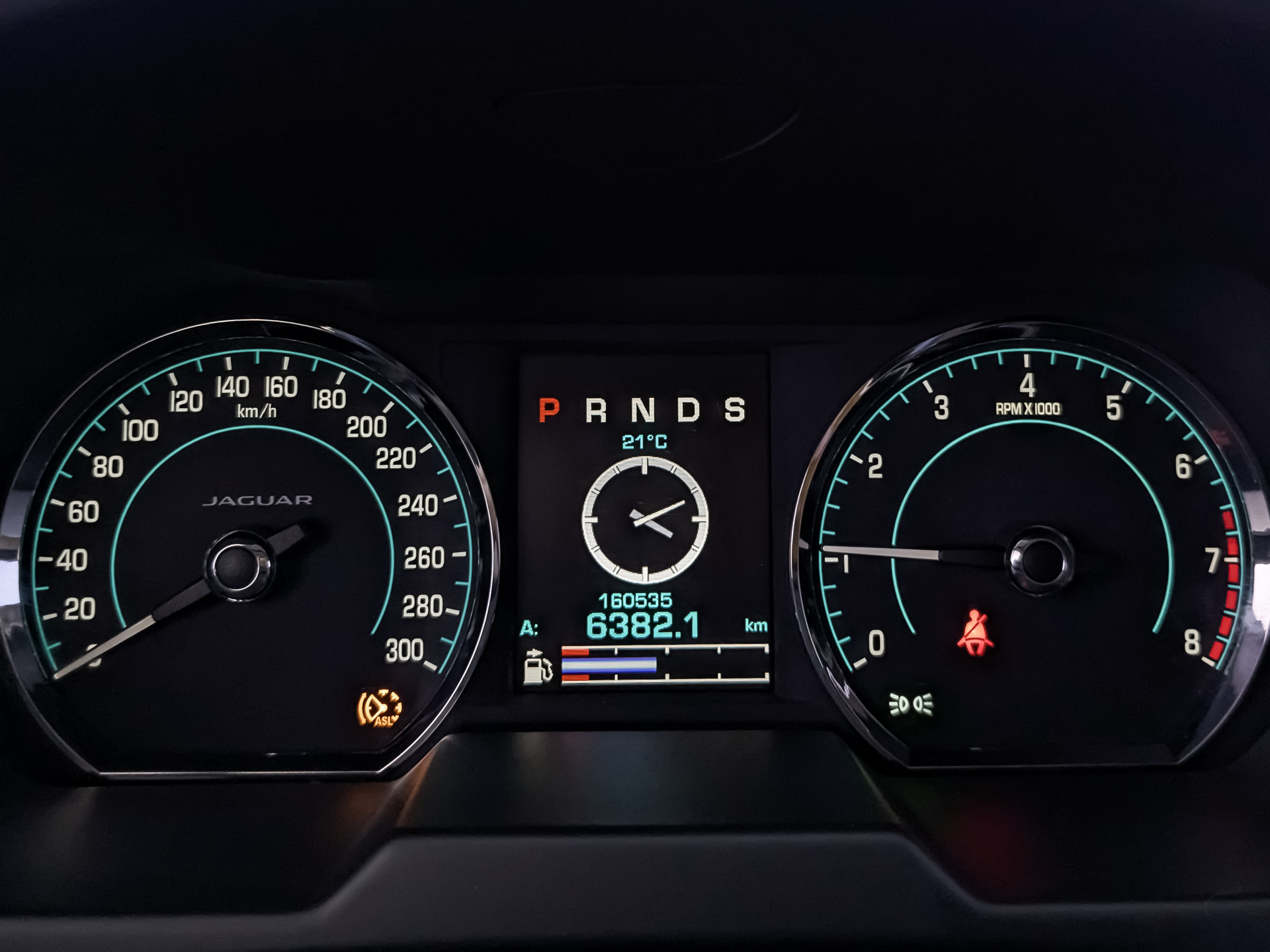 JAGUAR XF 2.00 (240 л.с), автомат, 2014, пробег 160 530 км