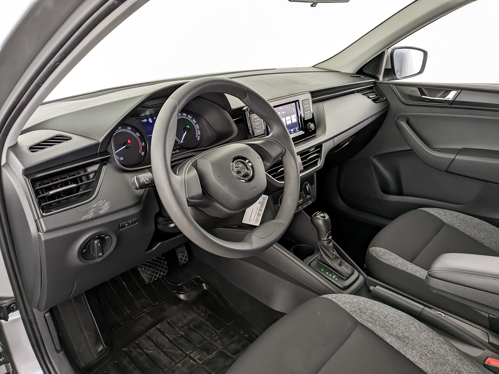 SKODA Rapid II 1.60 (110 л.с), автомат, 2021, пробег 83 674 км