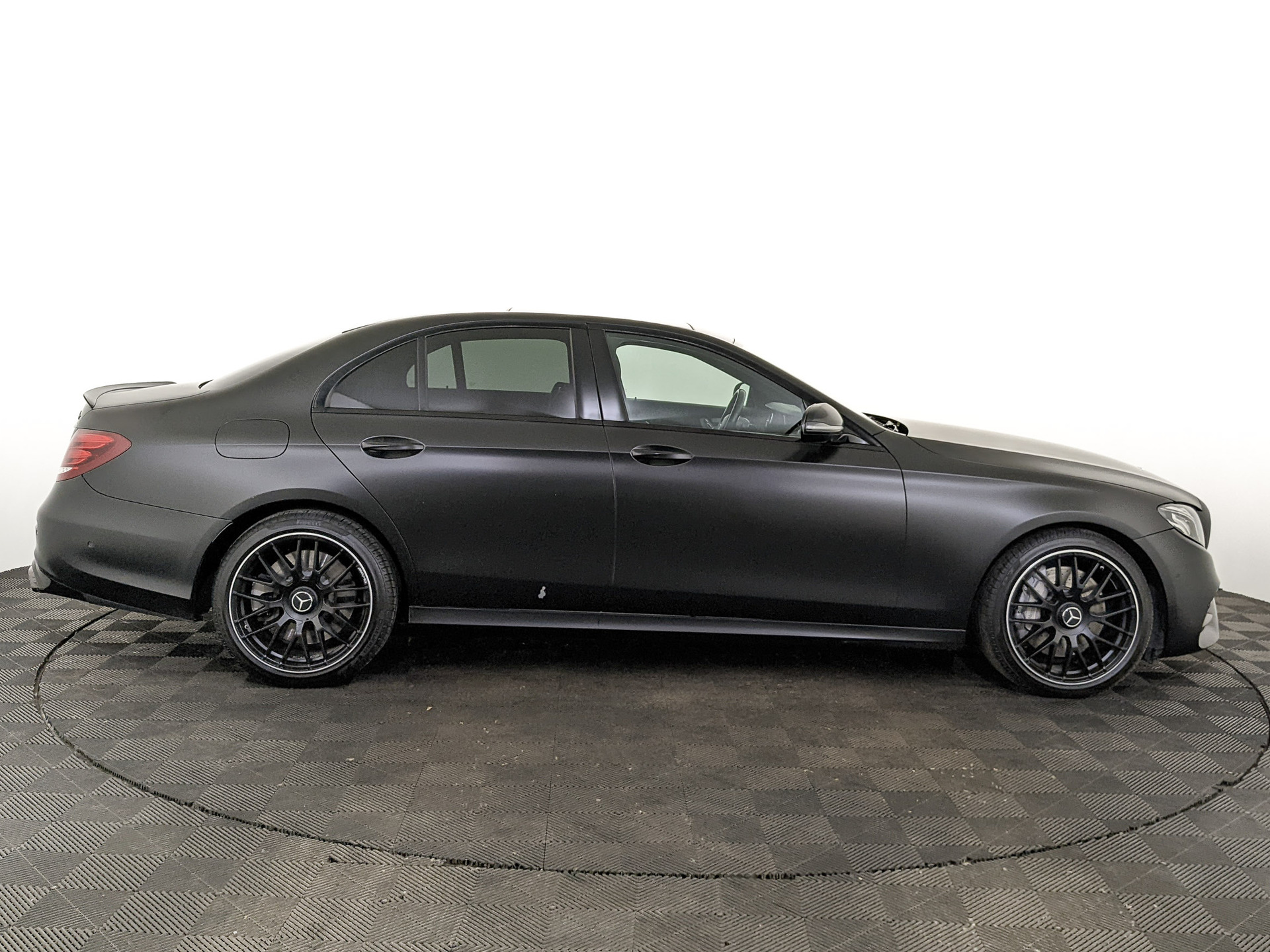 MERCEDES-BENZ E-Класс 3.00 (367 л.с), автомат, 2019, пробег 100 375 км