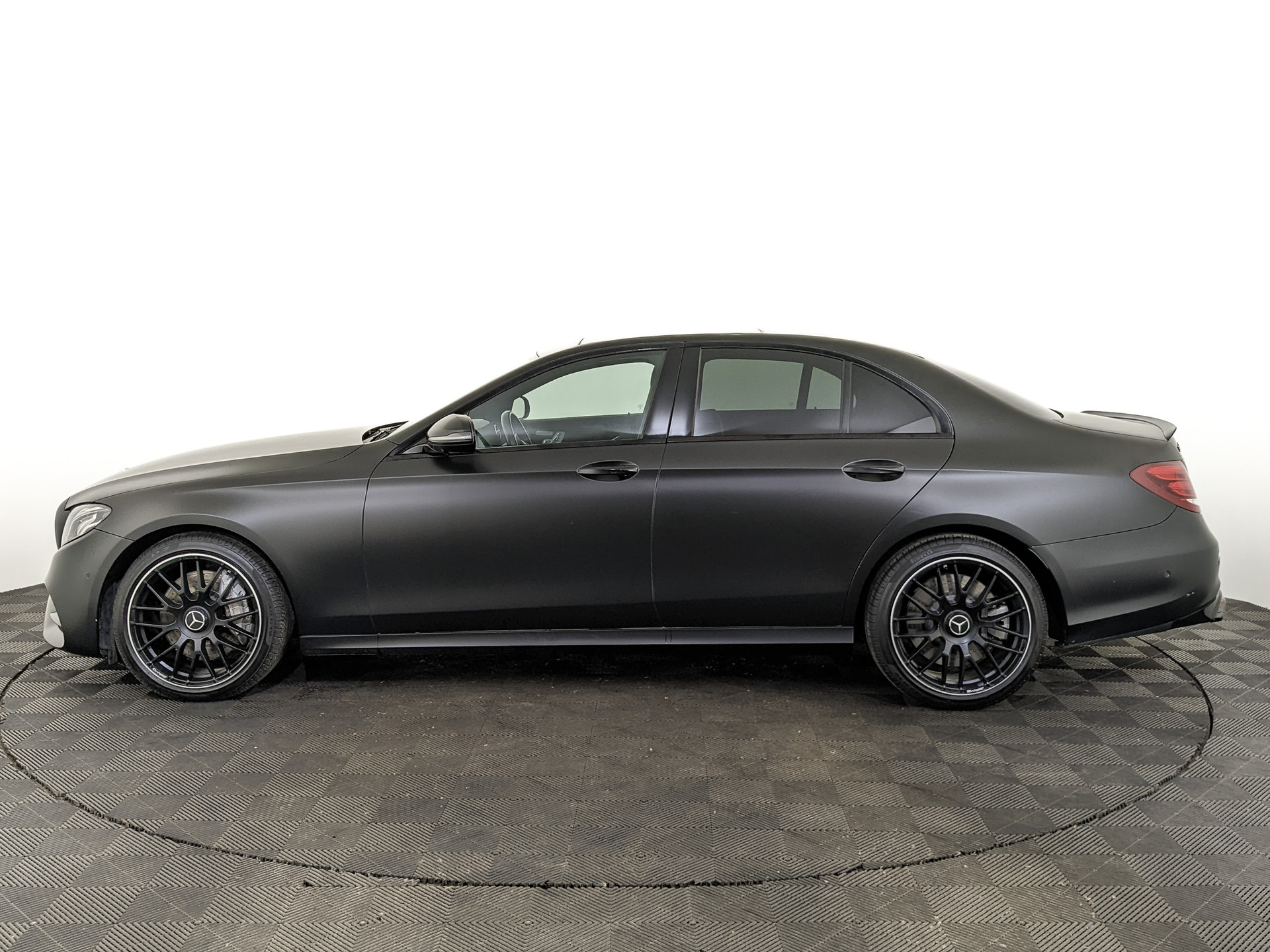 MERCEDES-BENZ E-Класс 3.00 (367 л.с), автомат, 2019, пробег 100 375 км