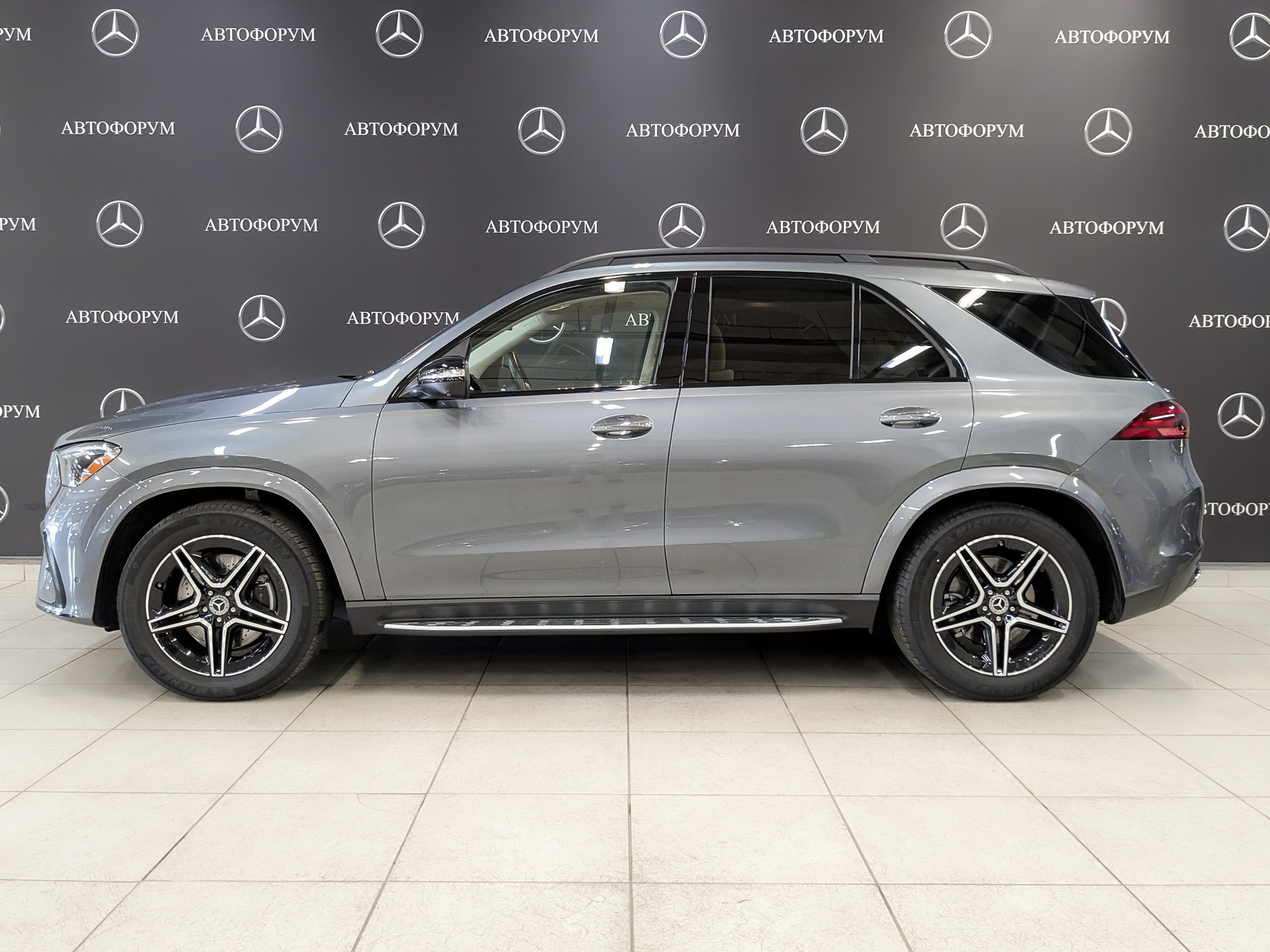 MERCEDES-BENZ GLE 3.00 (381 л.с), автомат, 2023, пробег 24 802 км