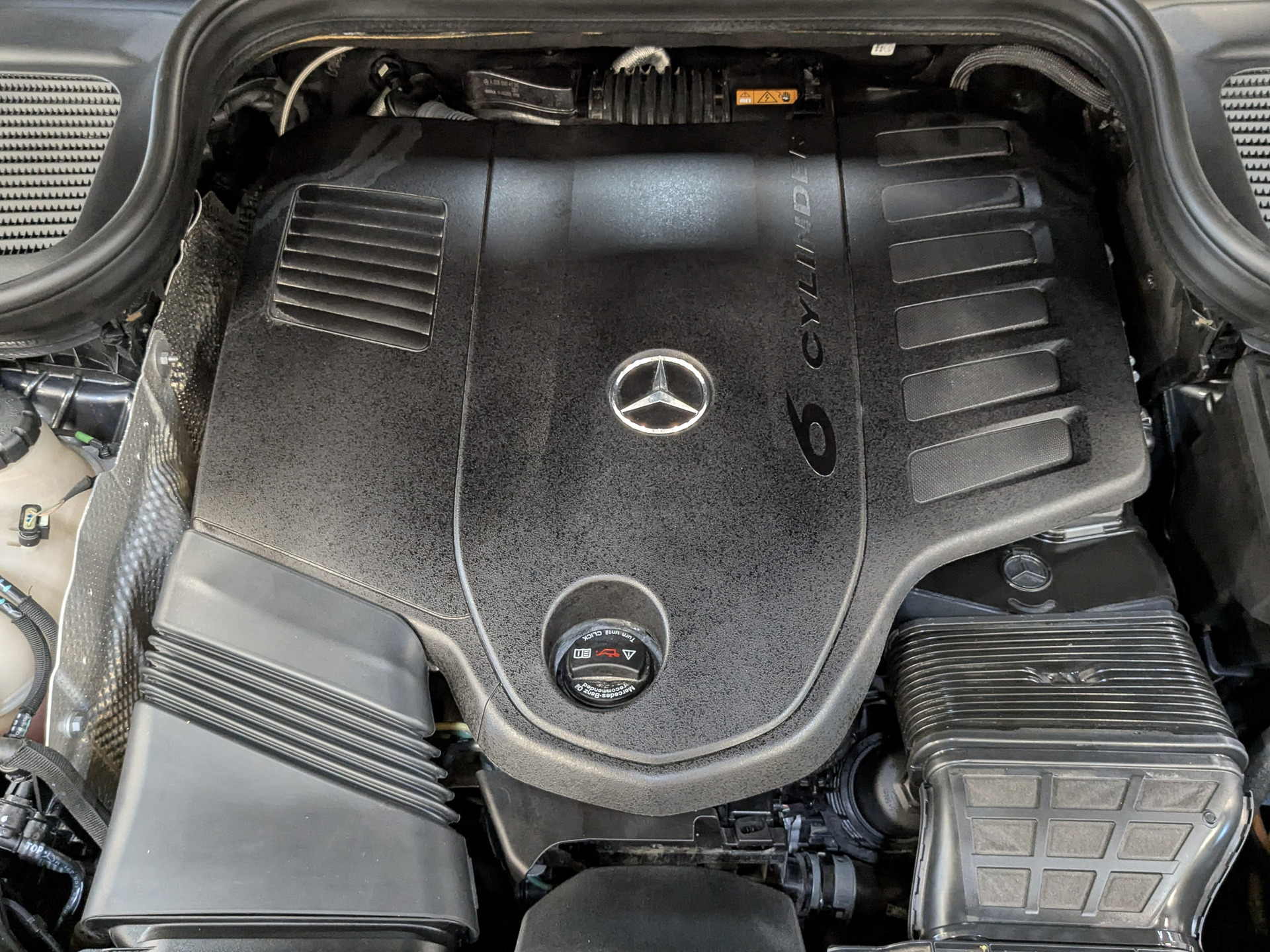 MERCEDES-BENZ GLE 3.00 (381 л.с), автомат, 2023, пробег 24 802 км