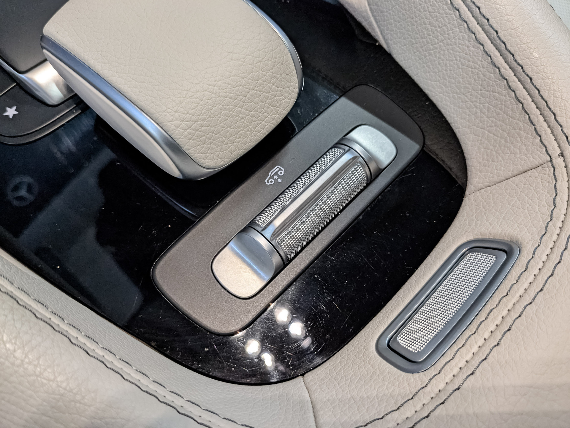 MERCEDES-BENZ GLE 3.00 (381 л.с), автомат, 2023, пробег 24 802 км