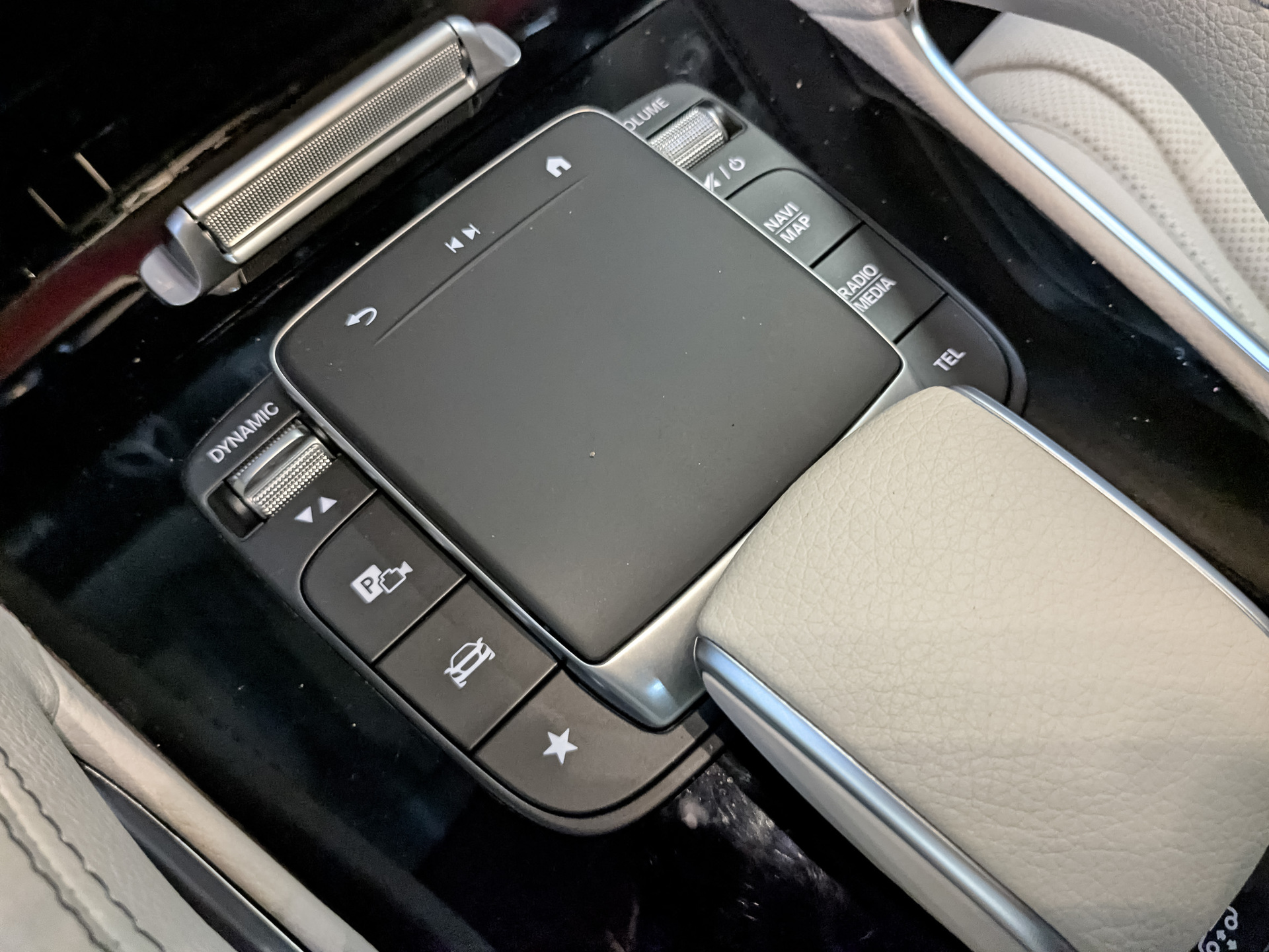 MERCEDES-BENZ GLE 3.00 (381 л.с), автомат, 2023, пробег 24 802 км