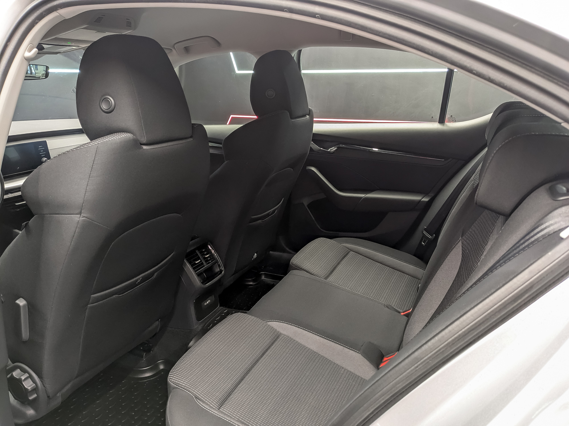SKODA Octavia 1.40 (150 л.с), автомат, 2021, пробег 103 998 км