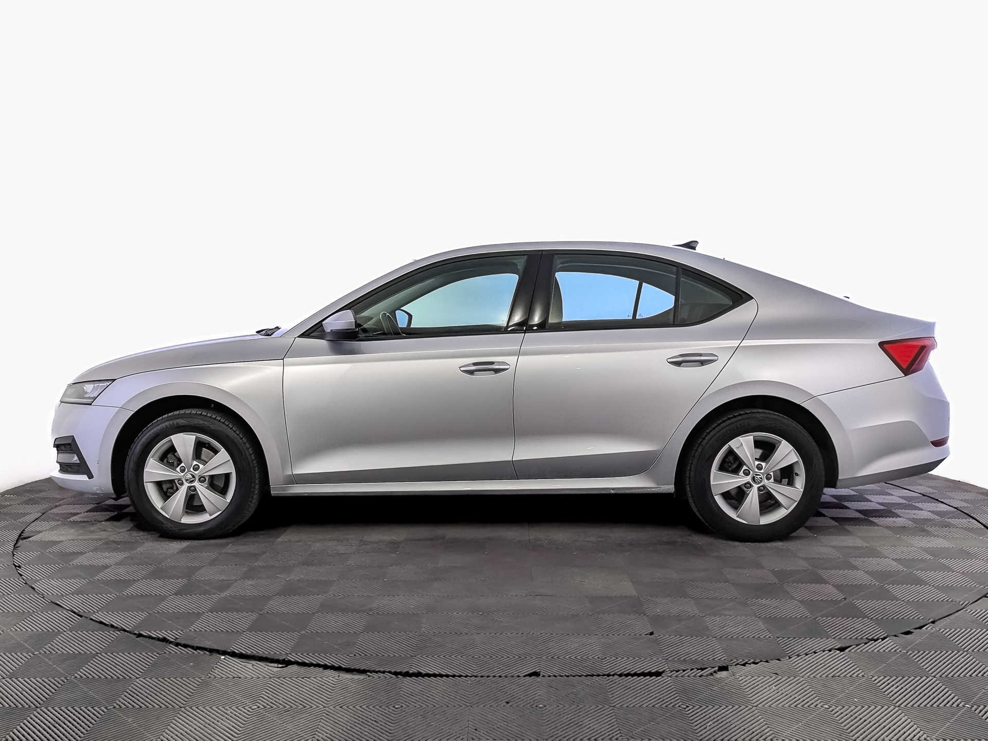 SKODA Octavia 1.40 (150 л.с), автомат, 2021, пробег 145 049 км