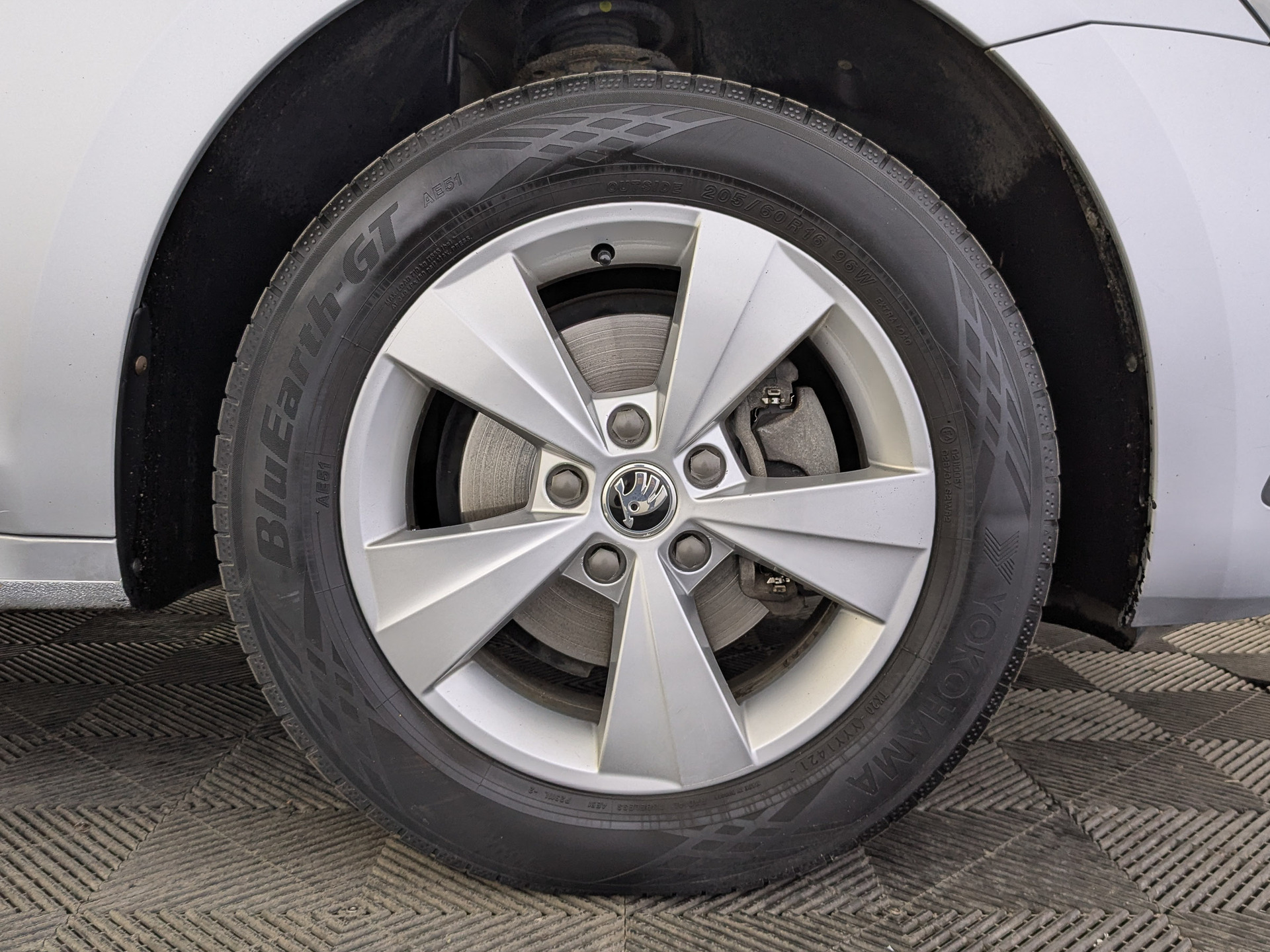 SKODA Octavia 1.40 (150 л.с), автомат, 2021, пробег 145 049 км
