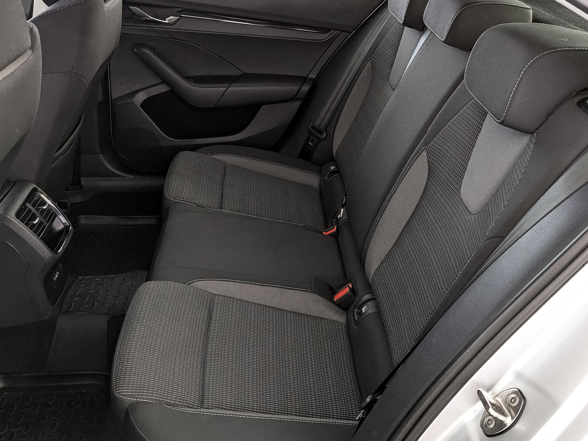 SKODA Octavia 1.40 (150 л.с), автомат, 2021, пробег 145 049 км