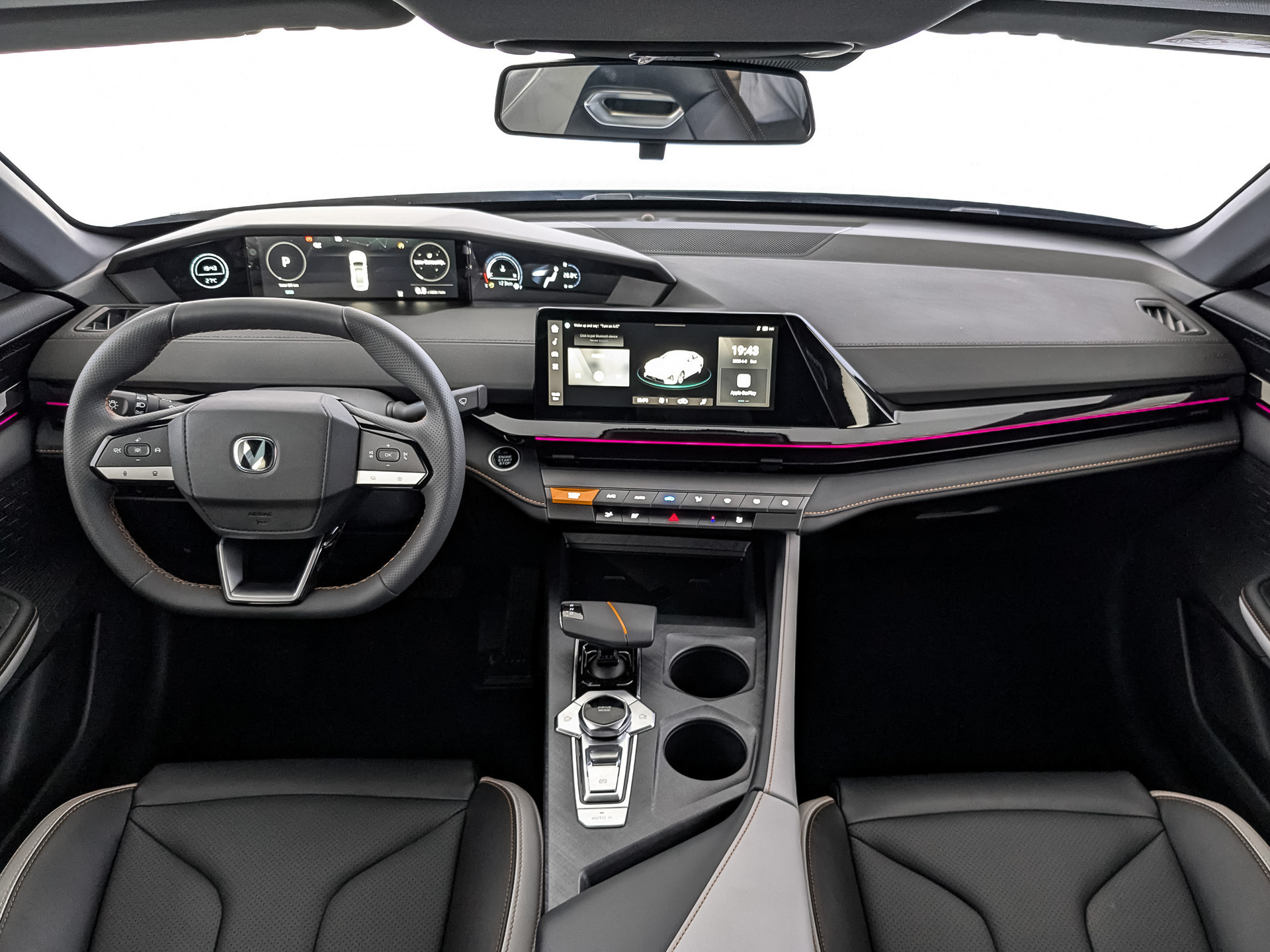 Фото Changan UNI-V Техно 1.5T/181 7RT 5L