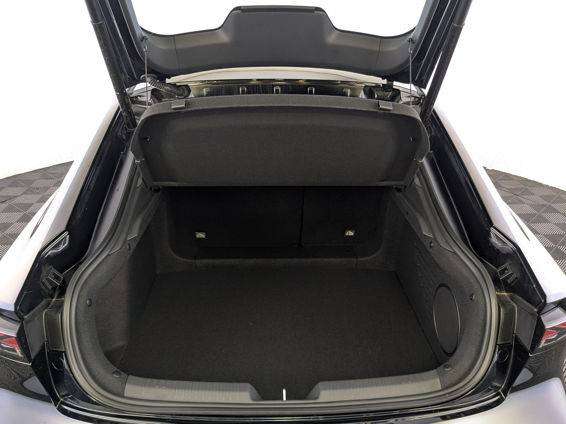 Фото Changan UNI-V Техно 1.5T/181 7RT 5L