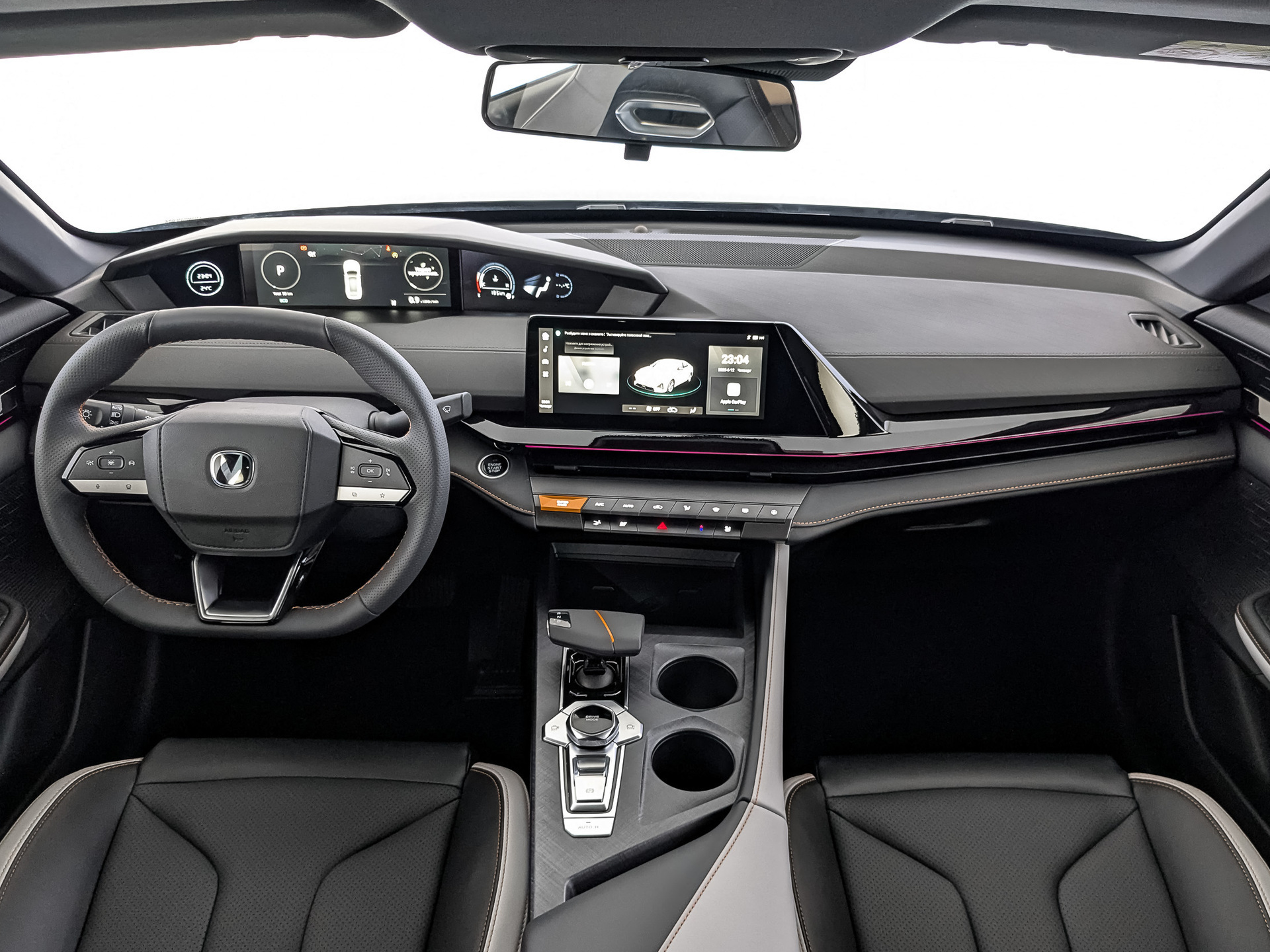 Фото Changan UNI-V Техно 1.5T/181 7RT 5L