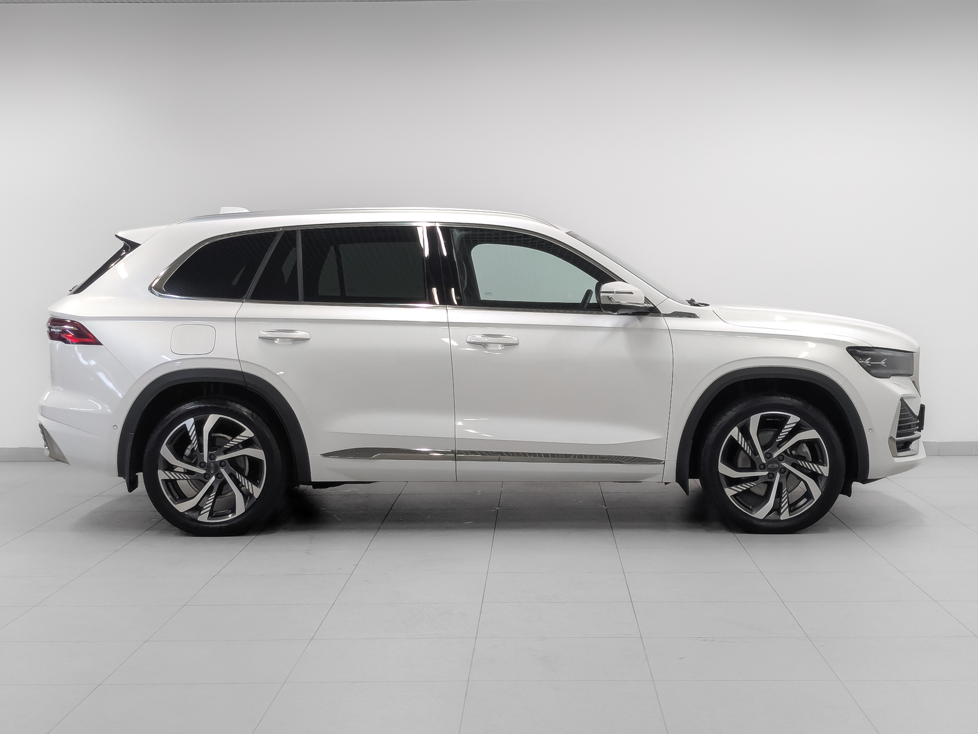 GEELY Monjaro 2.00 (238 л.с), автомат, 2024, пробег 35 599 км