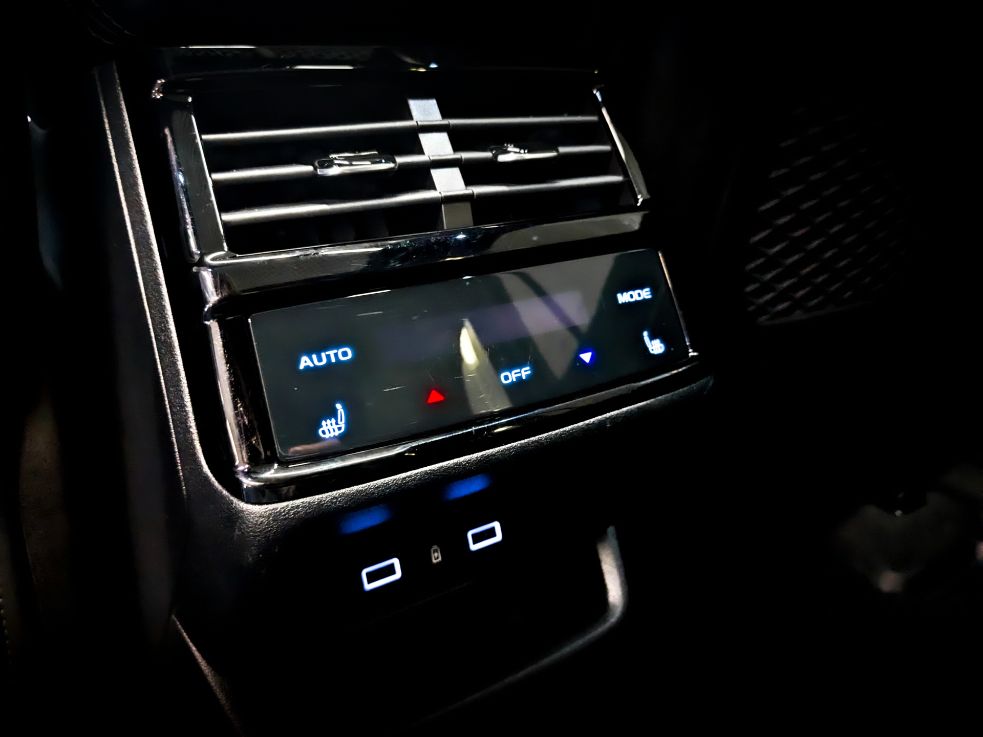 GEELY Monjaro 2.00 (238 л.с), автомат, 2024, пробег 35 599 км