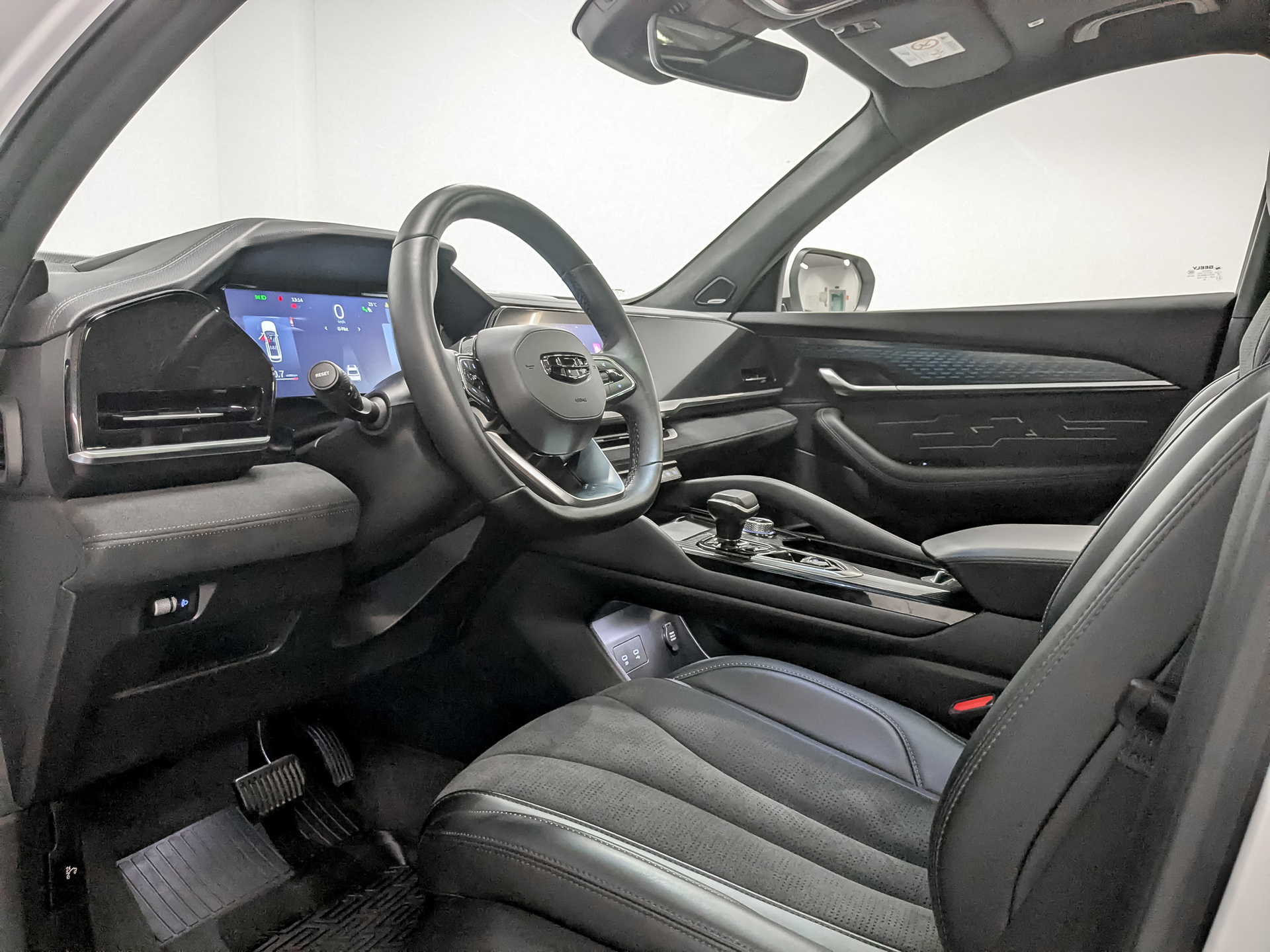 GEELY Monjaro 2.00 (238 л.с), автомат, 2024, пробег 35 599 км