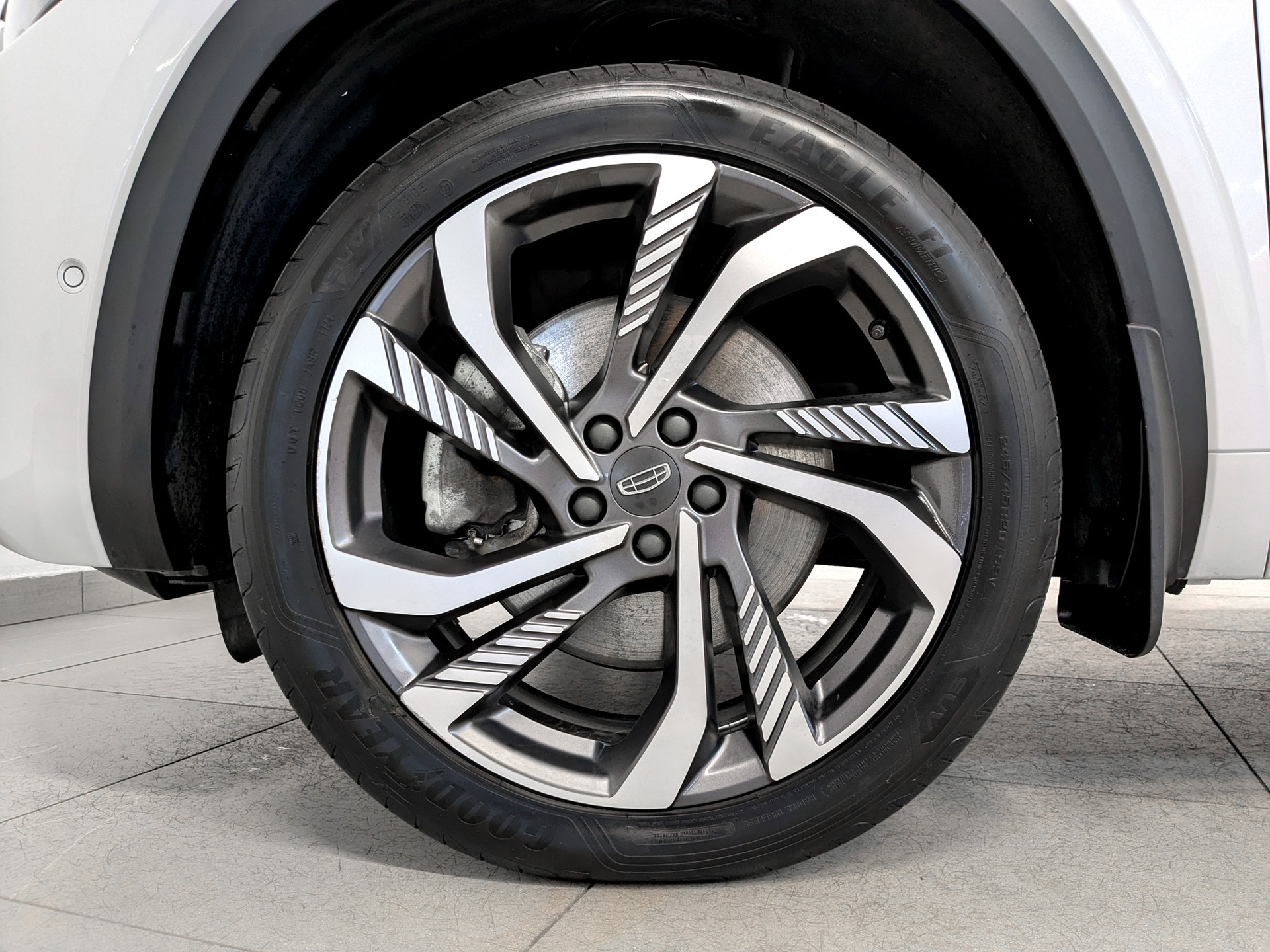 GEELY Monjaro 2.00 (238 л.с), автомат, 2024, пробег 35 599 км