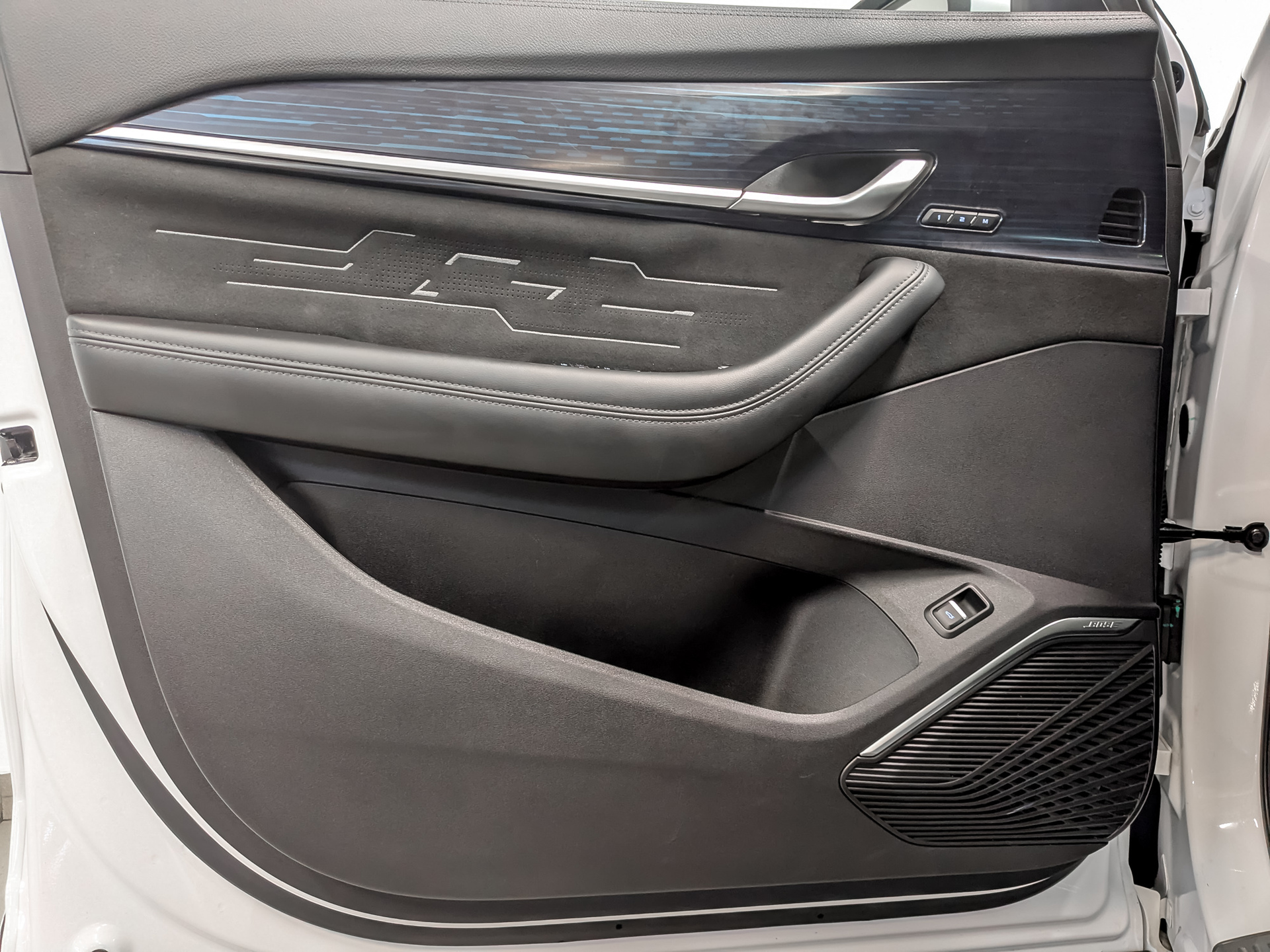 GEELY Monjaro 2.00 (238 л.с), автомат, 2024, пробег 35 599 км