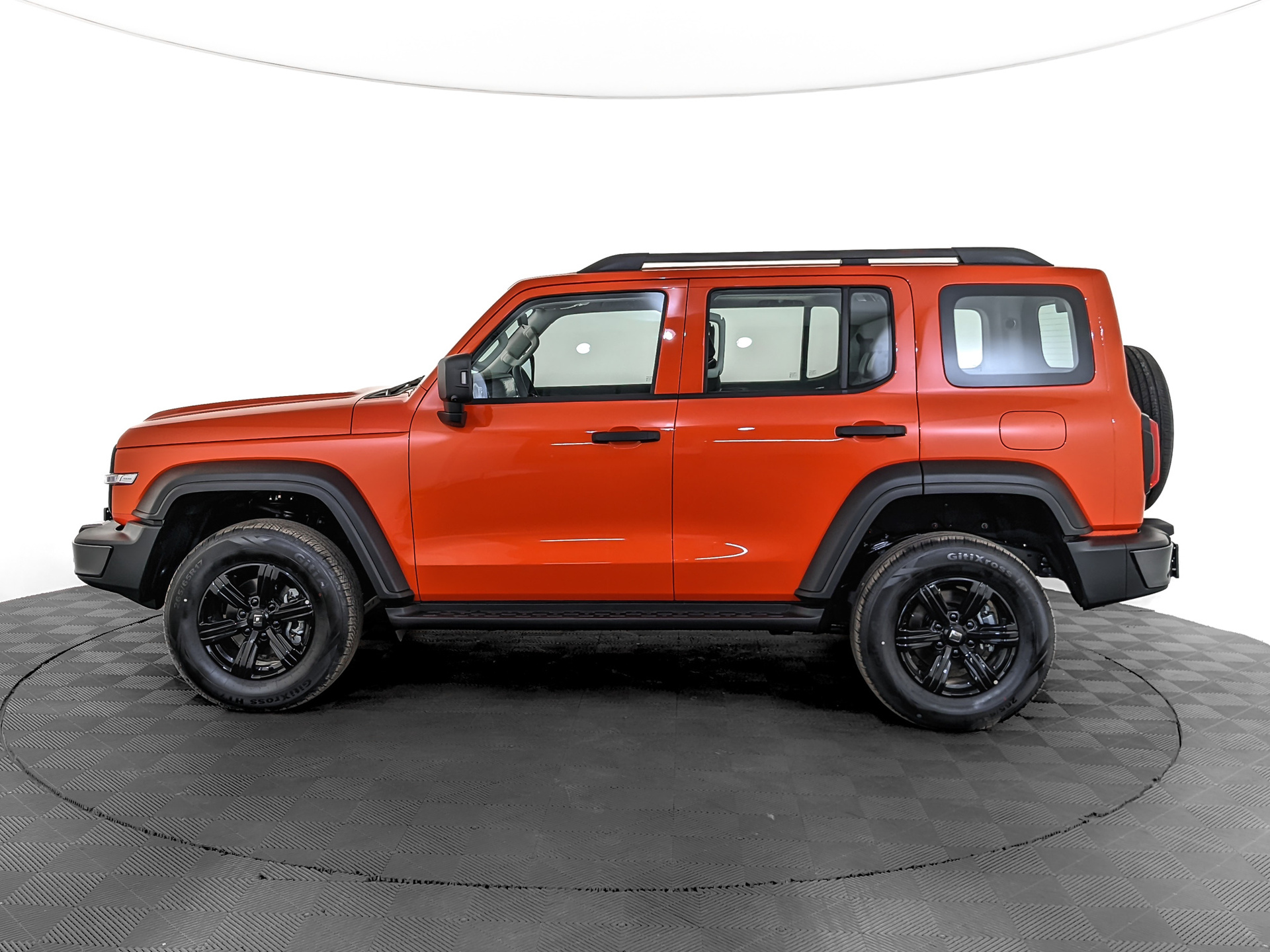 Фото Tank 300 Драйв (Adventure) 2.0T/218 8AT 4WD
