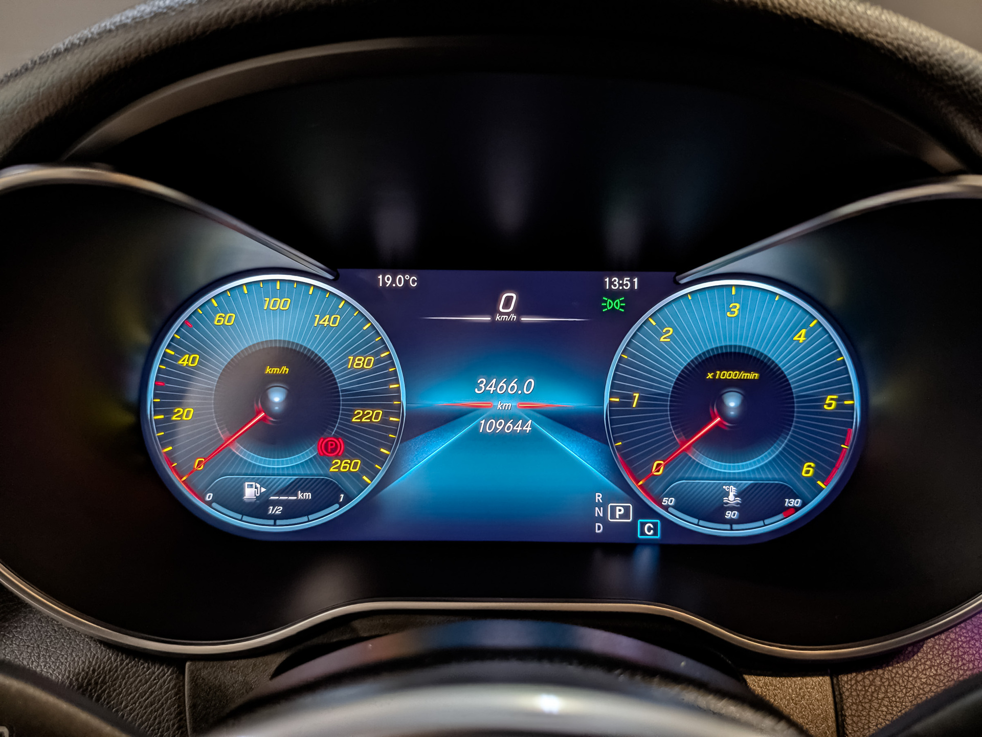 MERCEDES-BENZ GLC Coupe 1.90 (245 л.с), автомат, 2020, пробег 109 637 км
