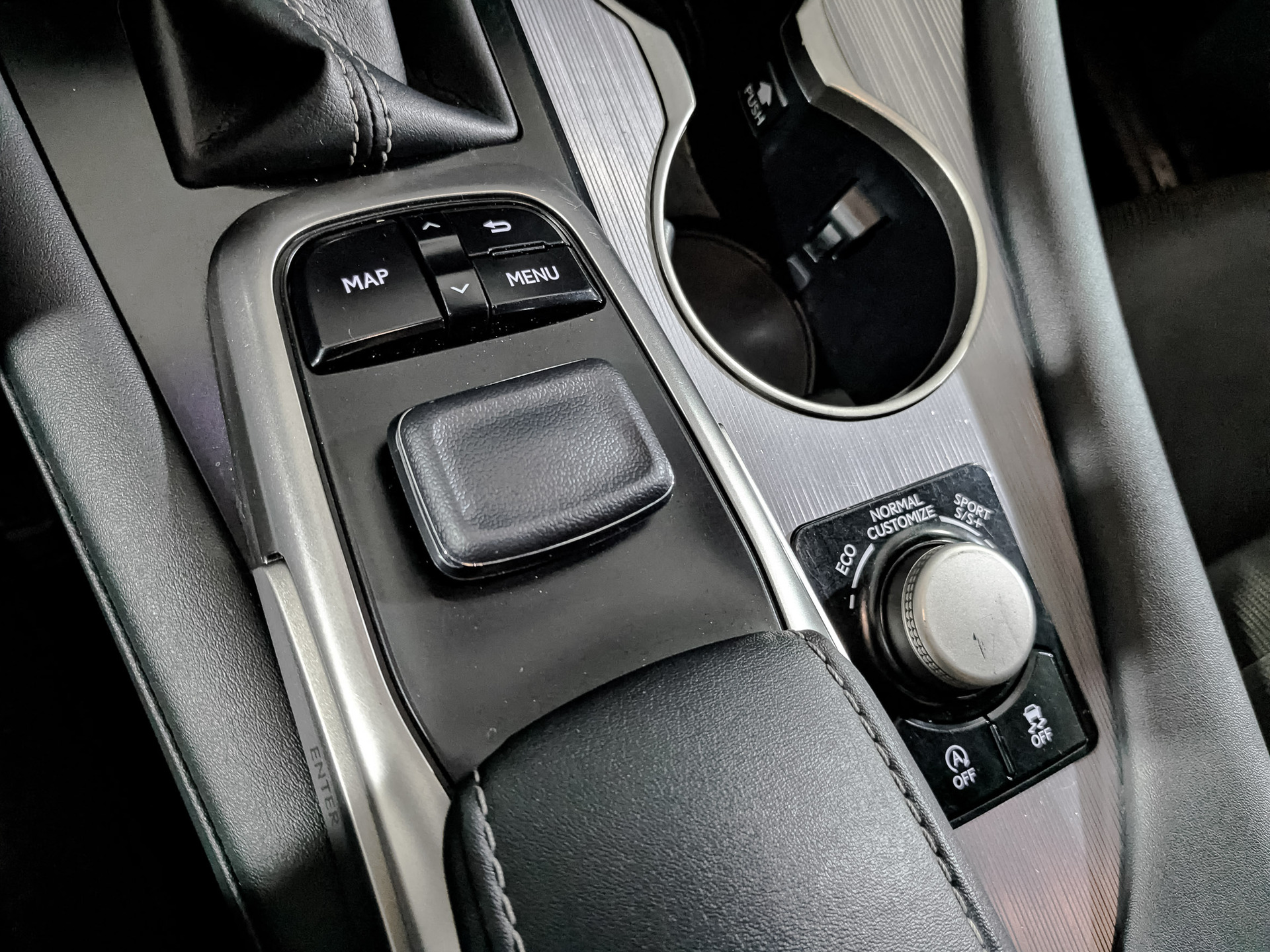 LEXUS RX 2.00 (238 л.с), автомат, 2019, пробег 50 483 км