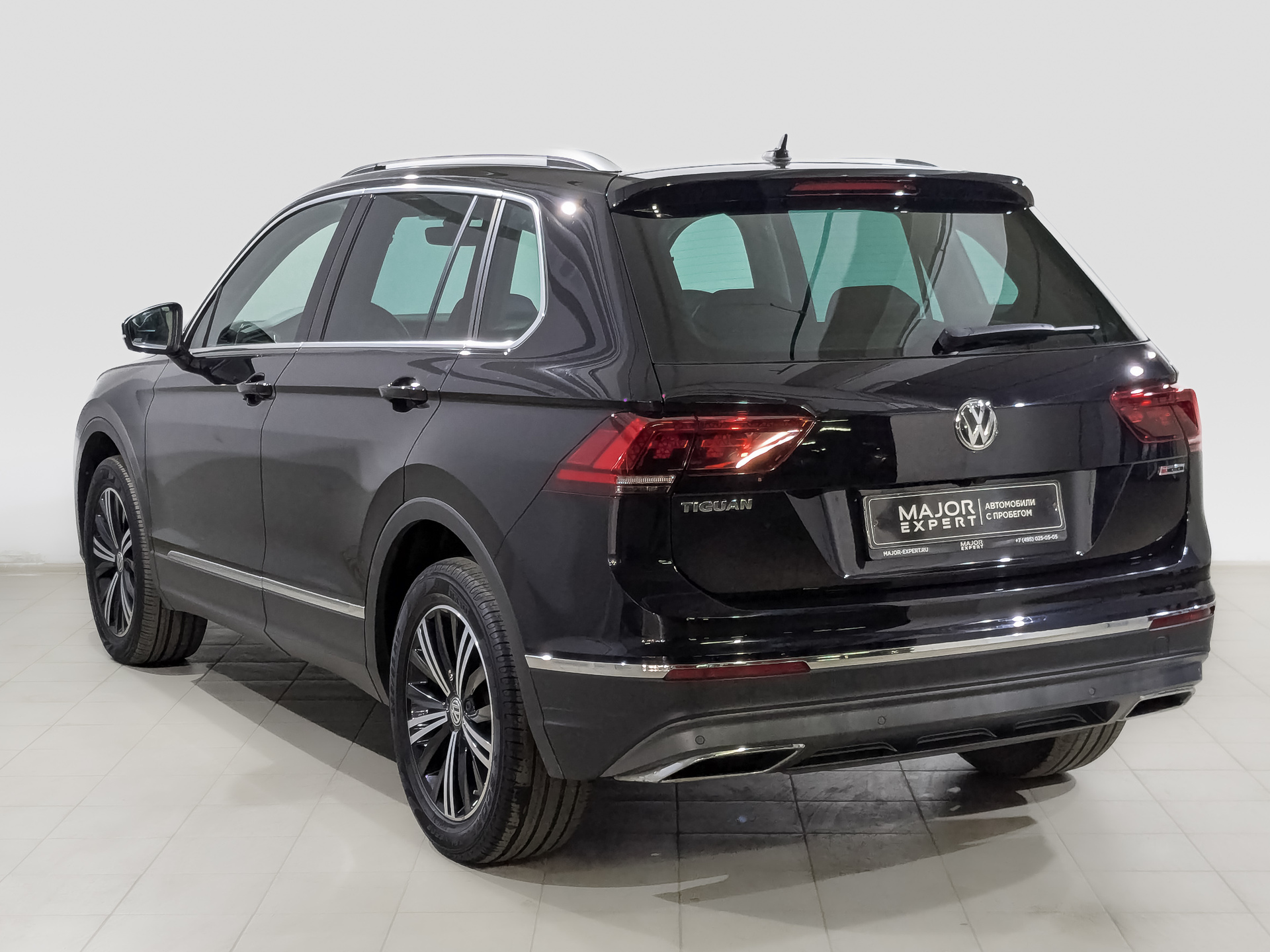 VOLKSWAGEN Tiguan 2.00 (220 л.с), автомат, 2018, пробег 84 489 км