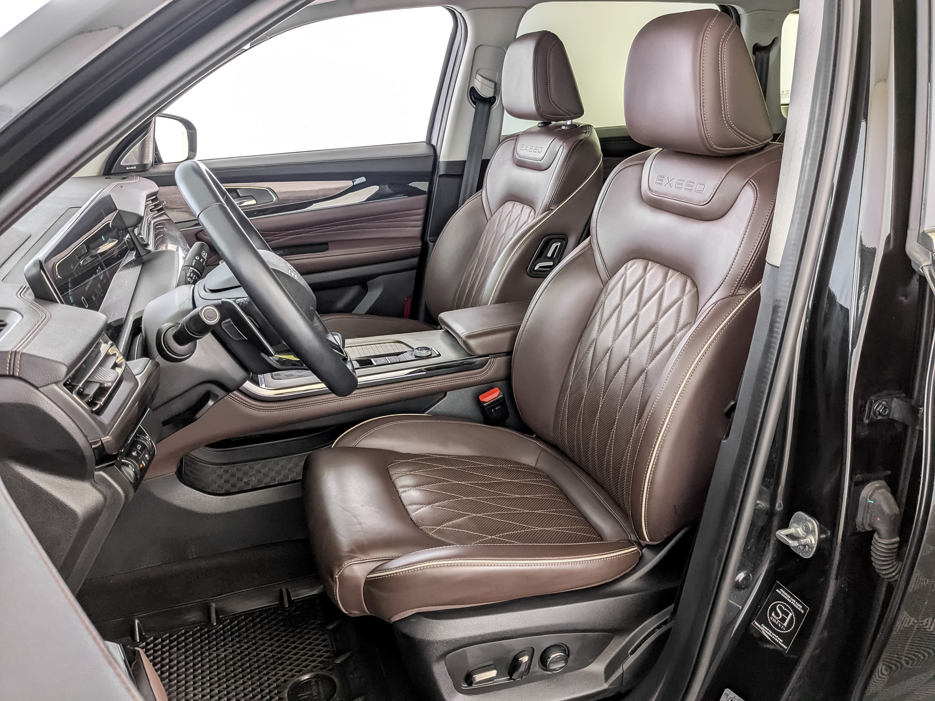 EXEED VX 2.00 (249 л.с), автомат, 2023, пробег 103 218 км