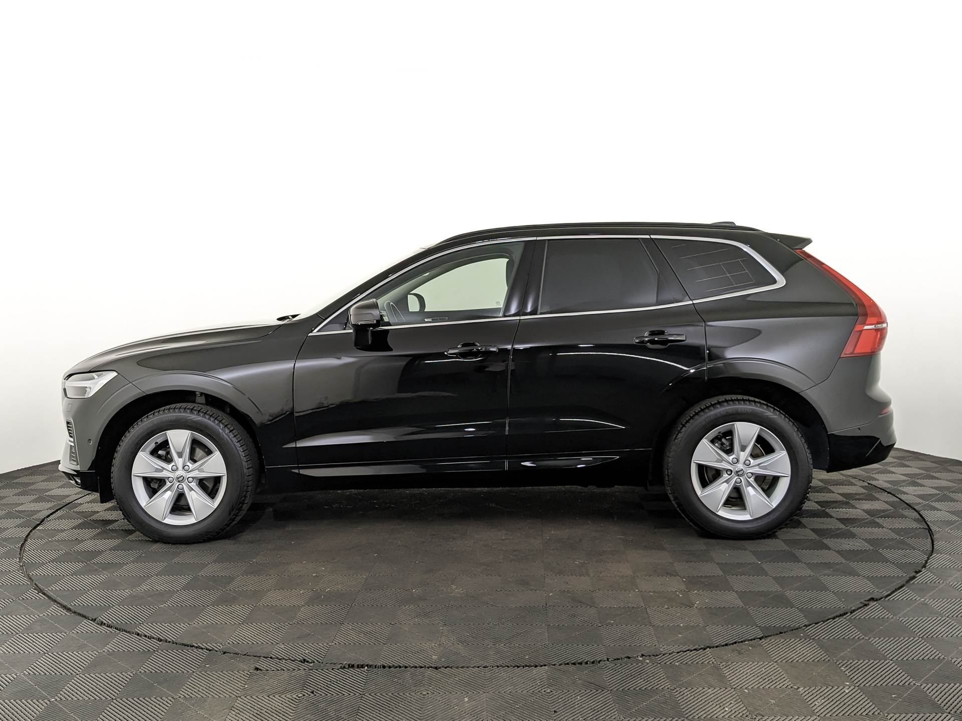 VOLVO XC60 2.00 (249 л.с), автомат, 2021, пробег 77 055 км