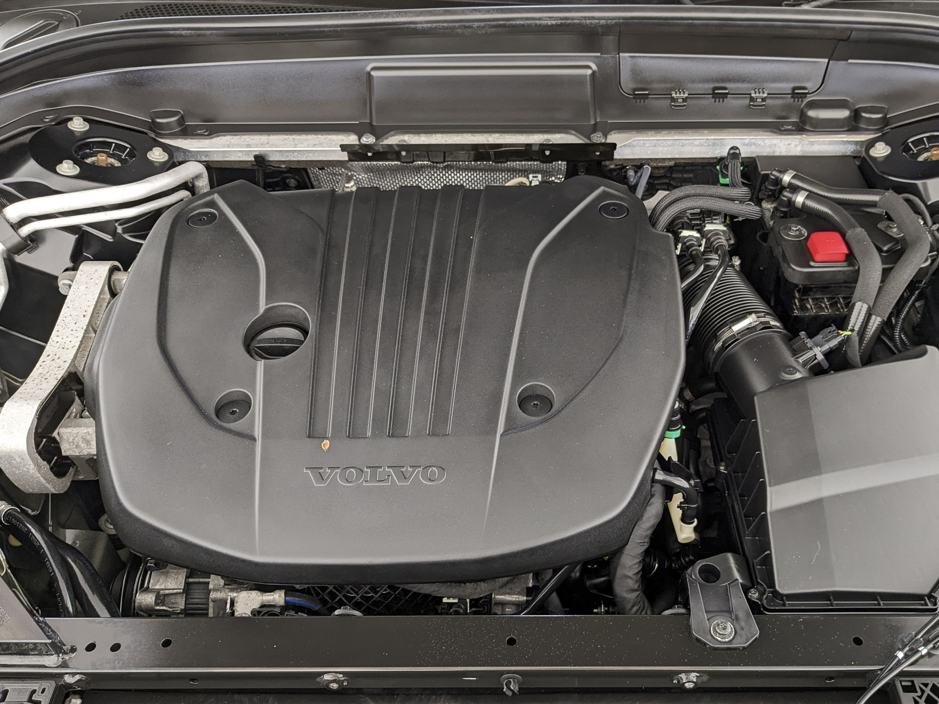 VOLVO XC60 2.00 (249 л.с), автомат, 2021, пробег 77 055 км