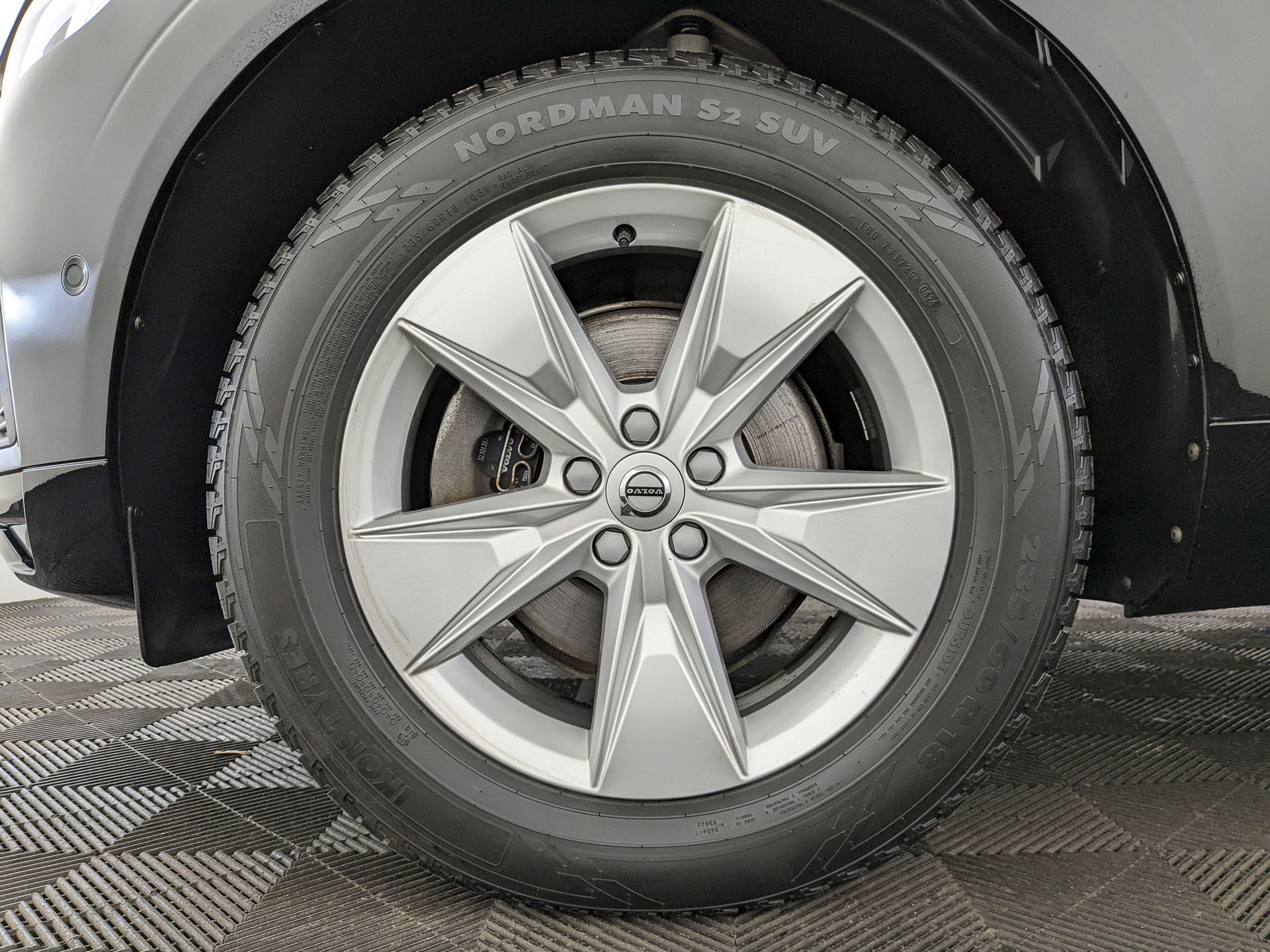 VOLVO XC60 2.00 (249 л.с), автомат, 2021, пробег 77 055 км