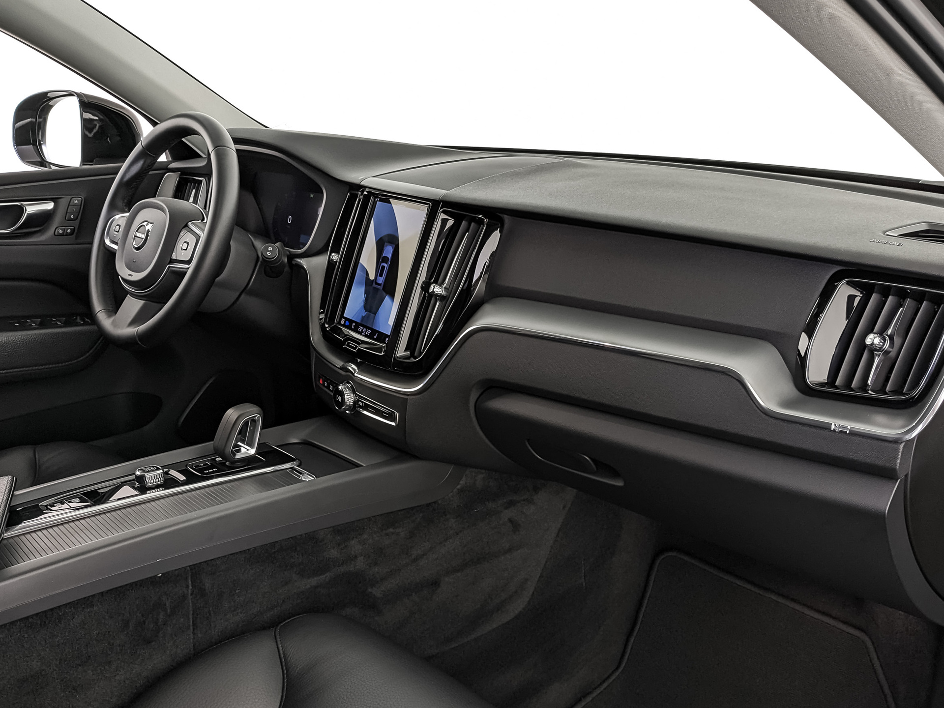 VOLVO XC60 2.00 (249 л.с), автомат, 2021, пробег 77 055 км