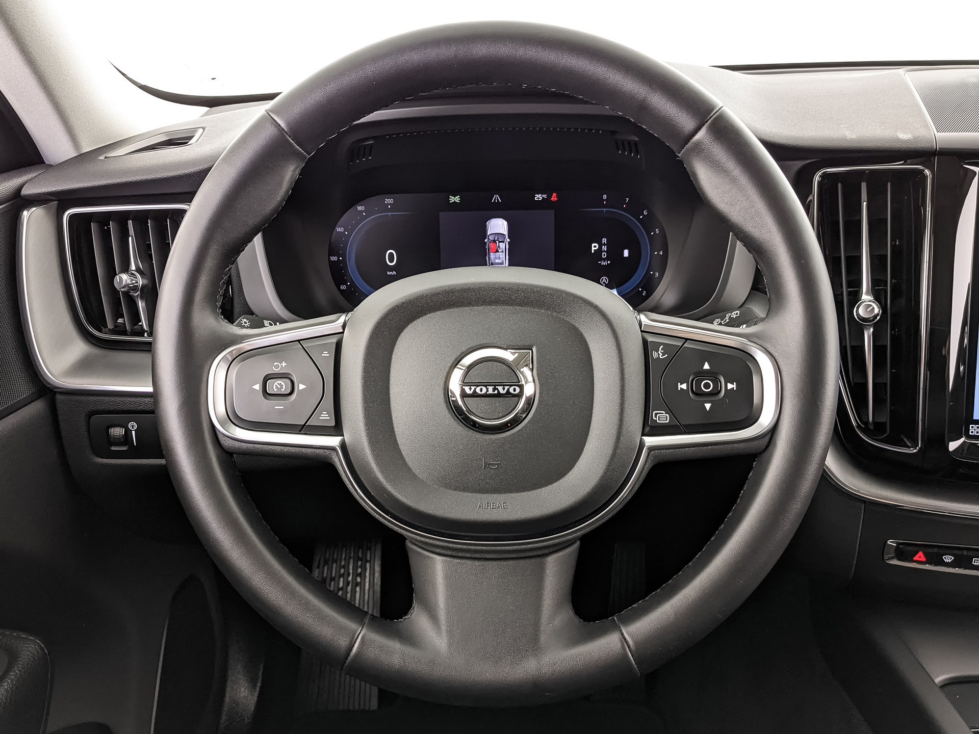 VOLVO XC60 2.00 (249 л.с), автомат, 2021, пробег 77 055 км