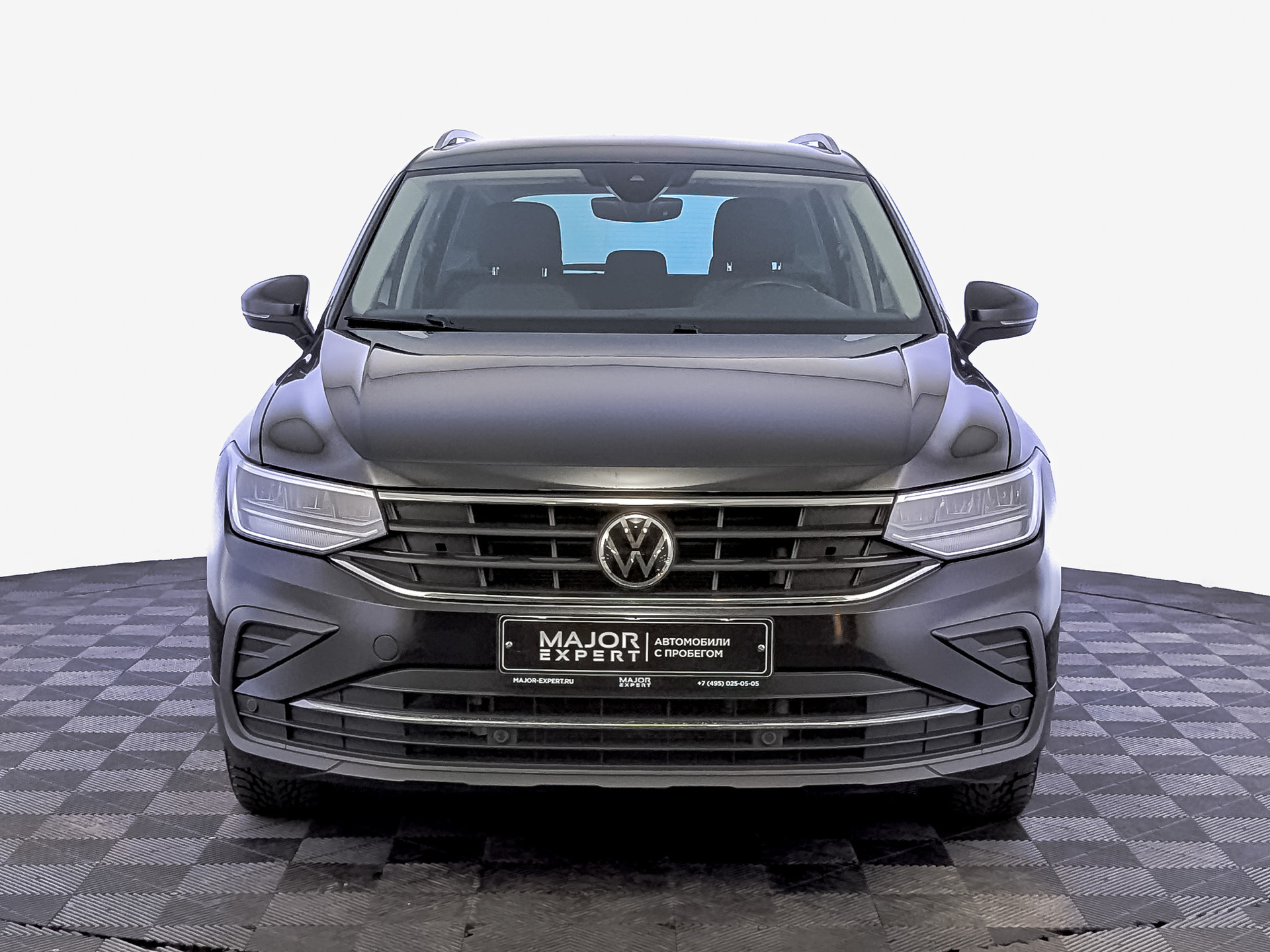 VOLKSWAGEN Tiguan 2.00 (180 л.с), автомат, 2020, пробег 66 400 км
