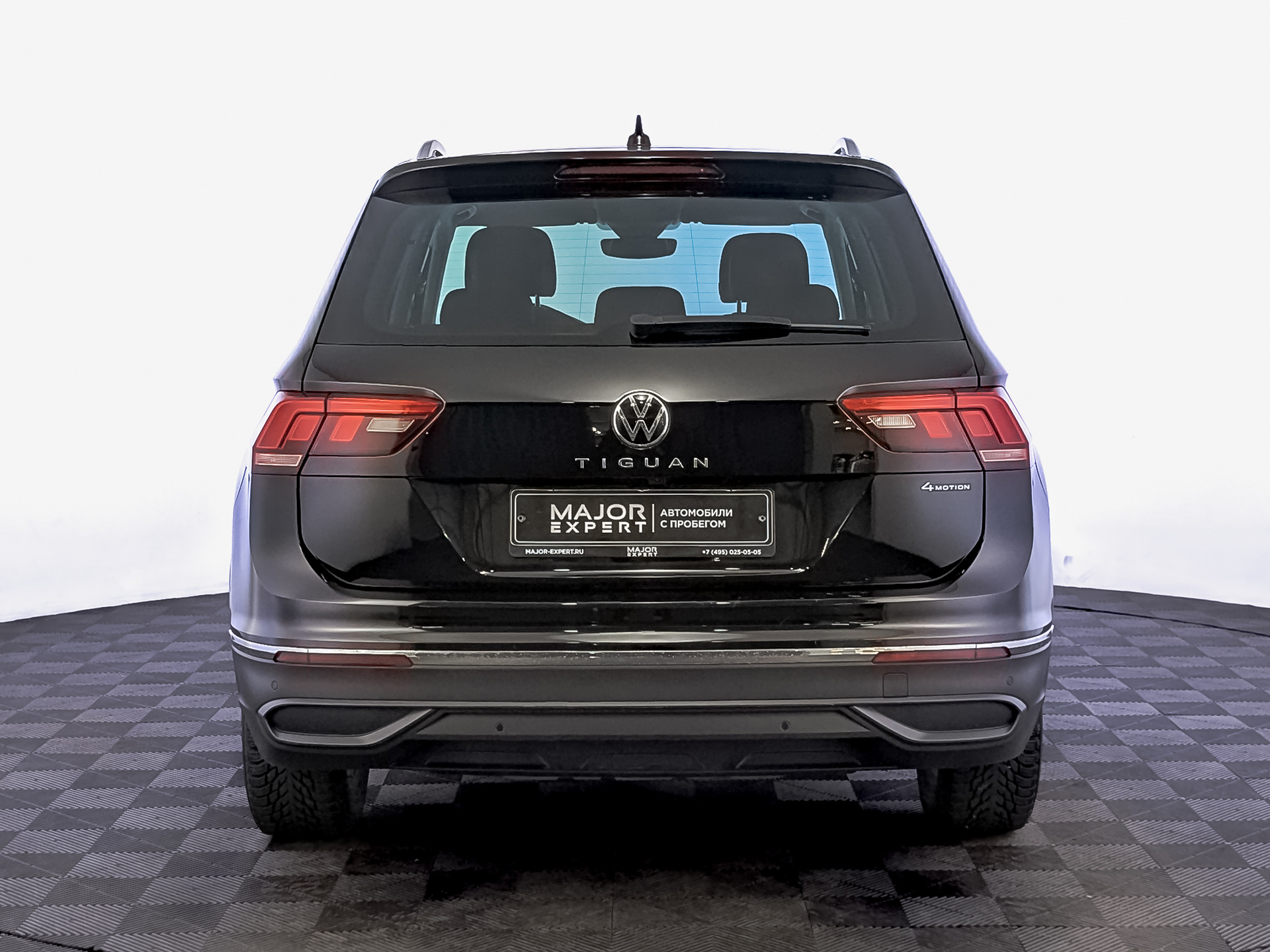 VOLKSWAGEN Tiguan 2.00 (180 л.с), автомат, 2020, пробег 66 400 км