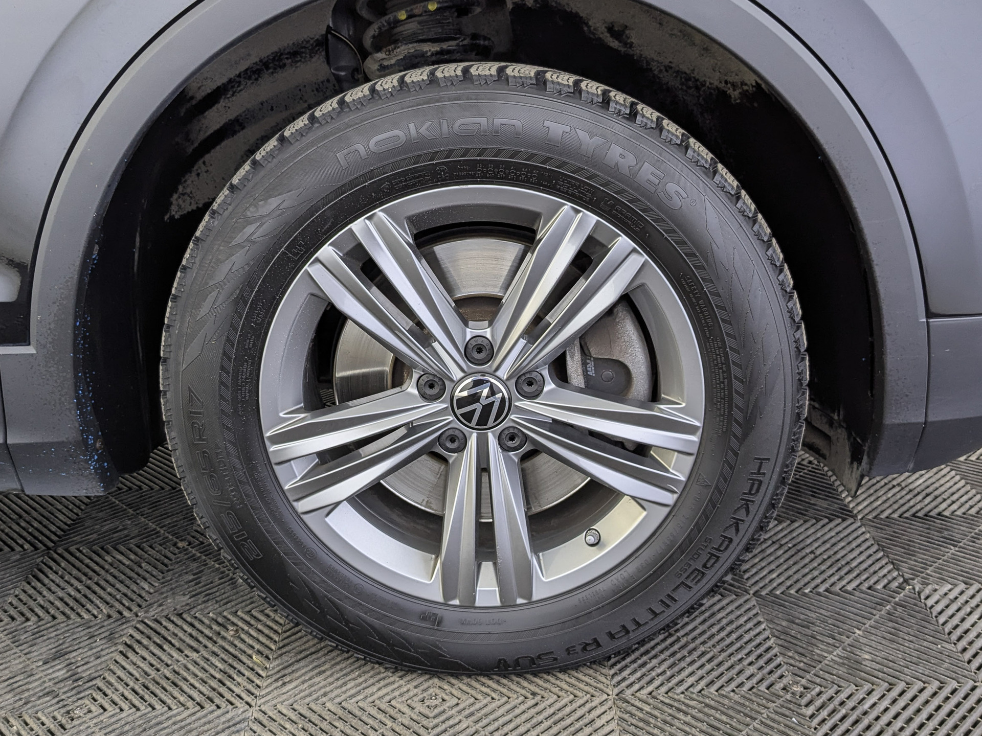 VOLKSWAGEN Tiguan 2.00 (180 л.с), автомат, 2020, пробег 66 400 км