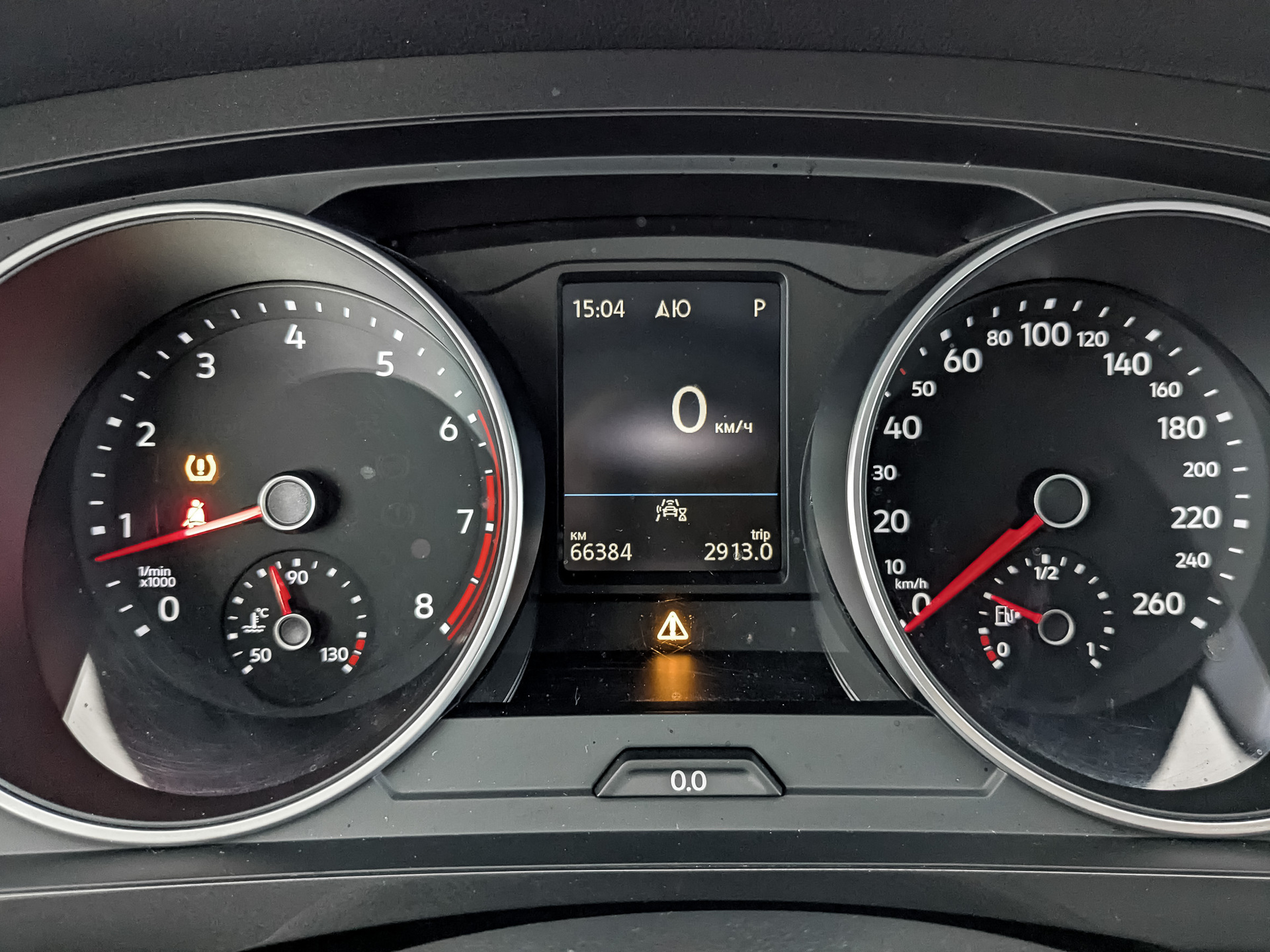 VOLKSWAGEN Tiguan 2.00 (180 л.с), автомат, 2020, пробег 66 400 км
