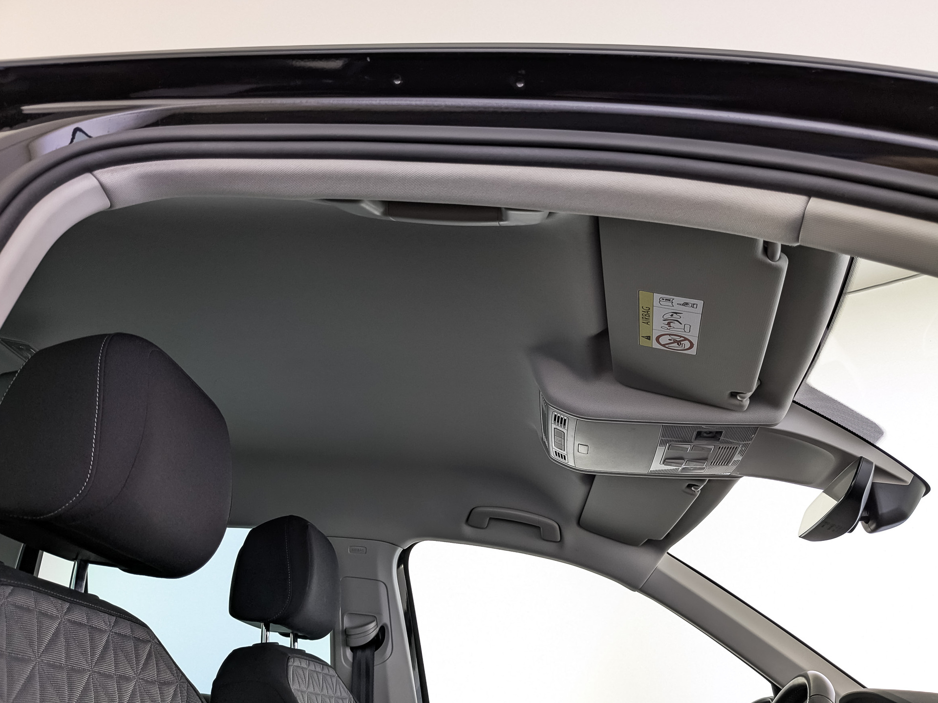 VOLKSWAGEN Tiguan 2.00 (180 л.с), автомат, 2020, пробег 66 400 км