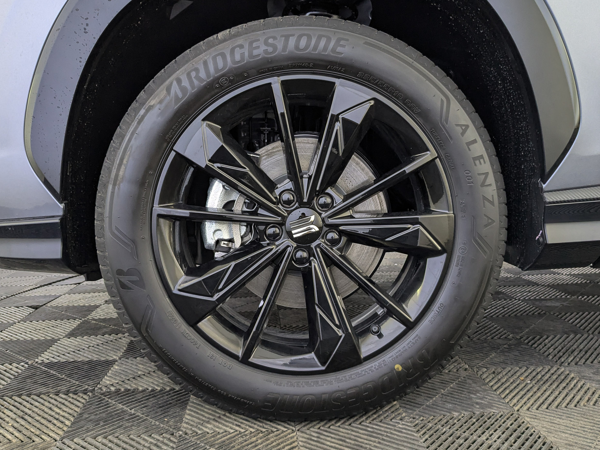 Фото Москвич М70 Драйв 1.5T/150 7РТ 2П