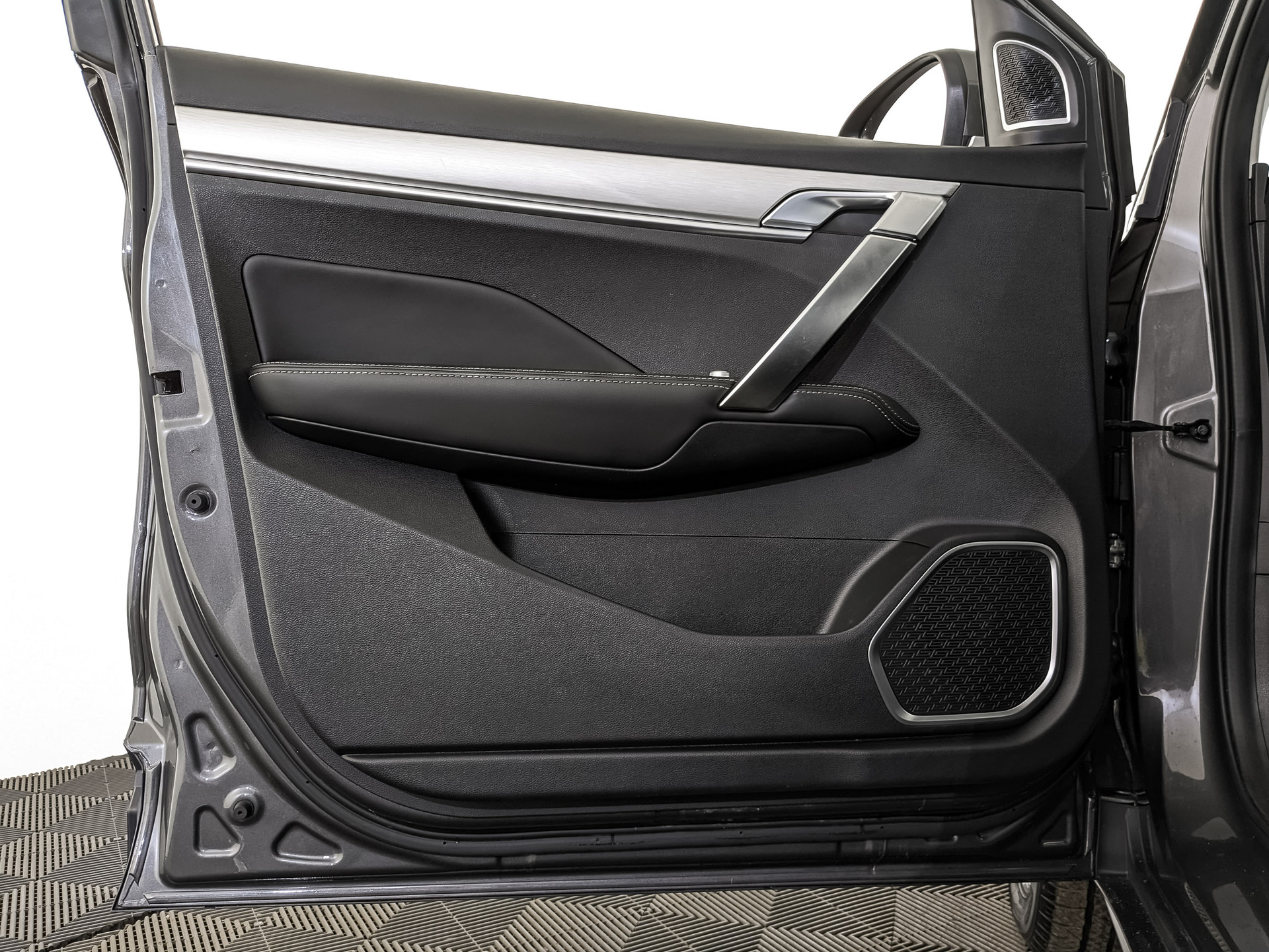 GEELY Coolray 1.50 (149 л.с), автомат, 2023, пробег 63 705 км