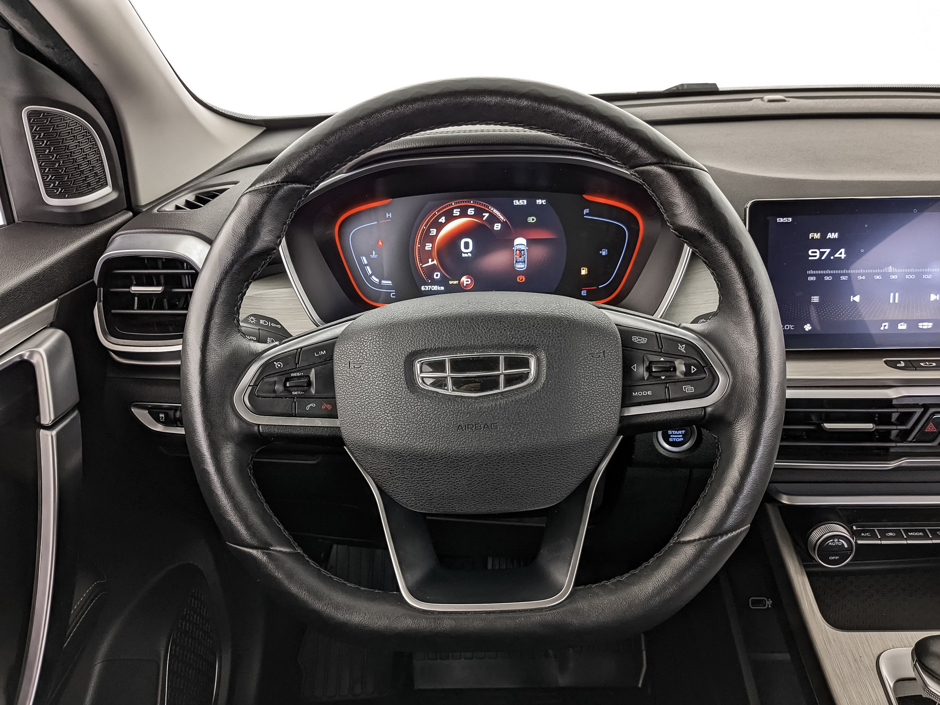 GEELY Coolray 1.50 (149 л.с), автомат, 2023, пробег 63 705 км