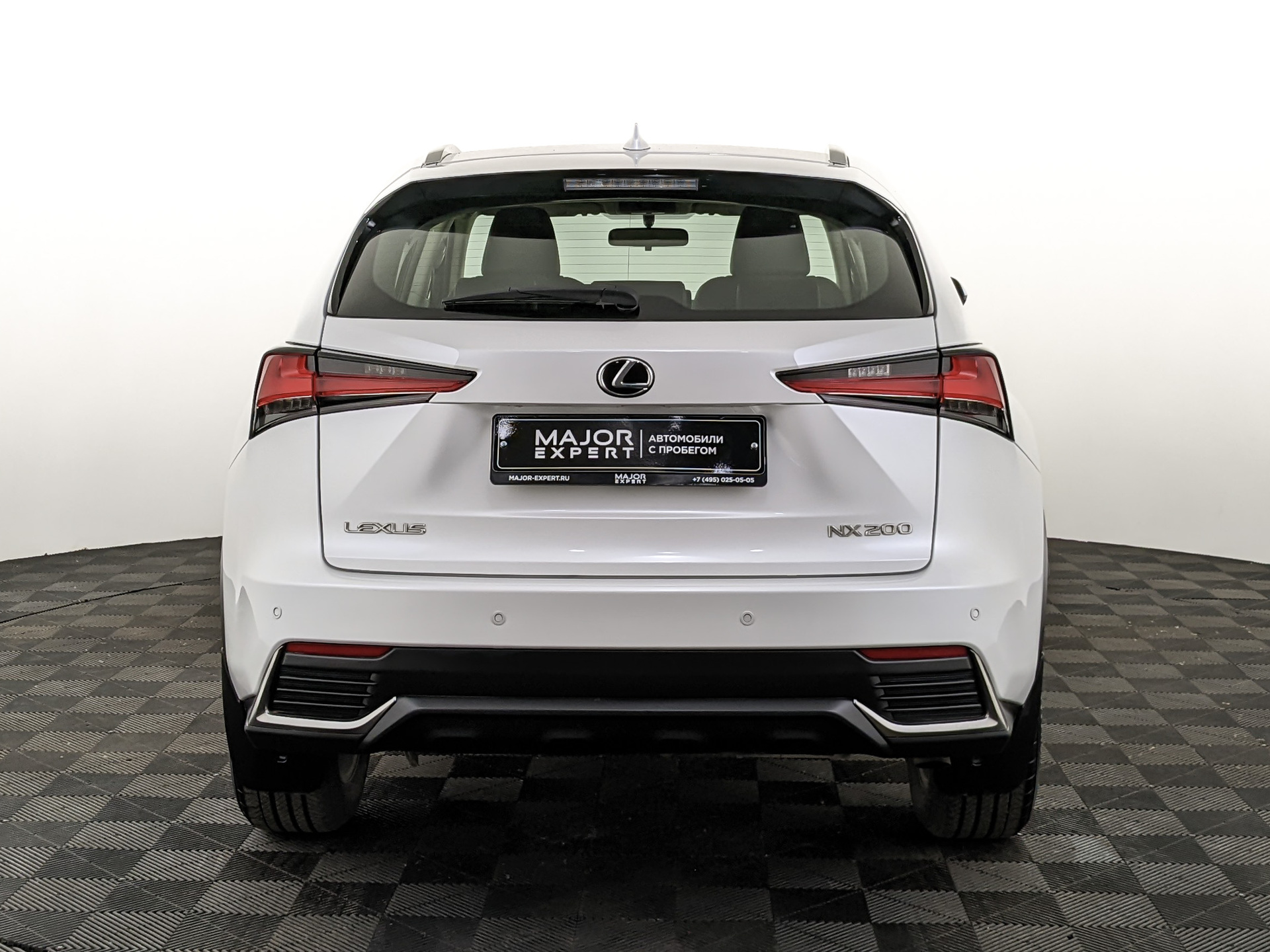 LEXUS NX 2.00 (150 л.с), автомат, 2019, пробег 130 050 км