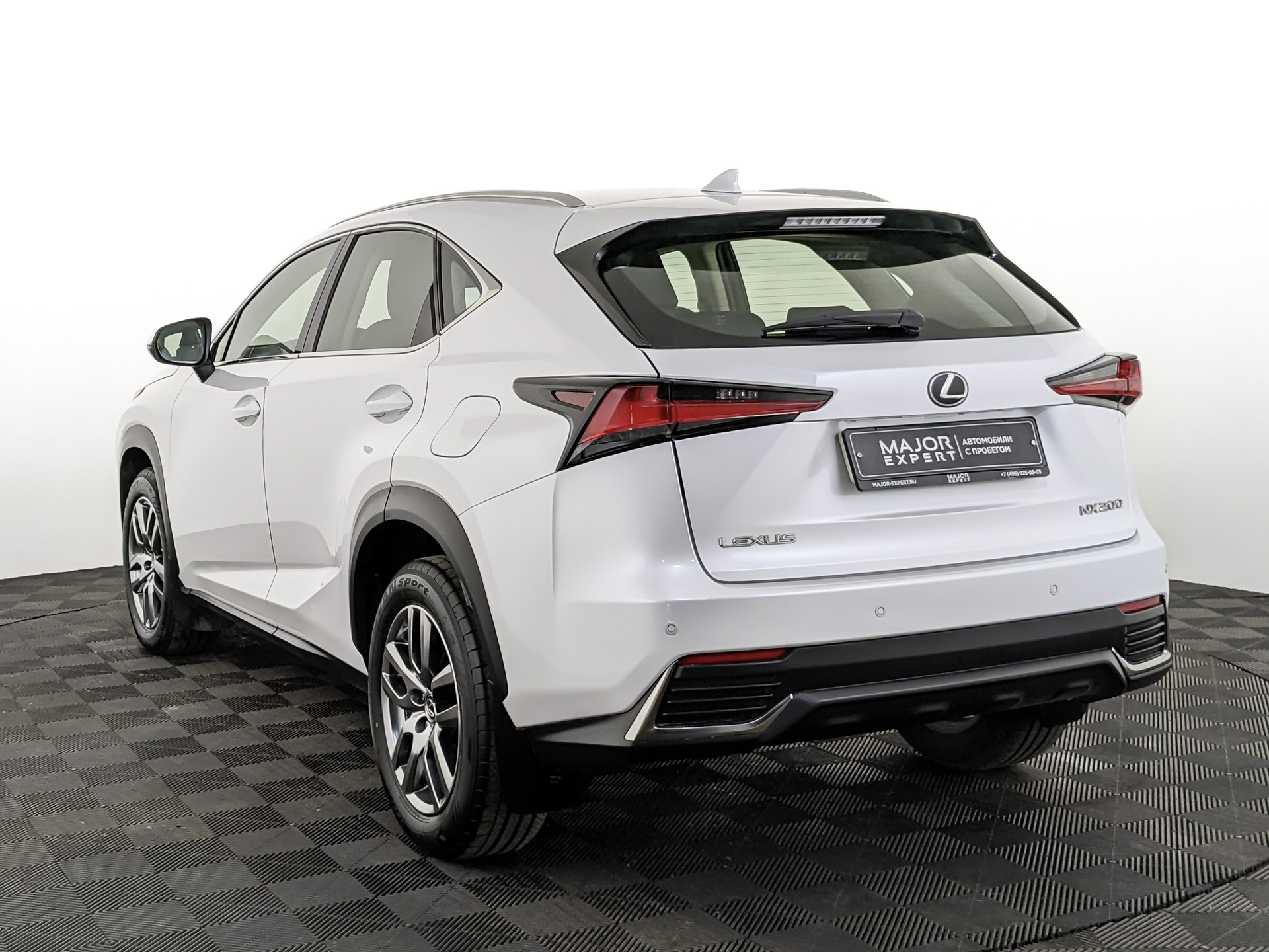 LEXUS NX 2.00 (150 л.с), автомат, 2019, пробег 130 050 км