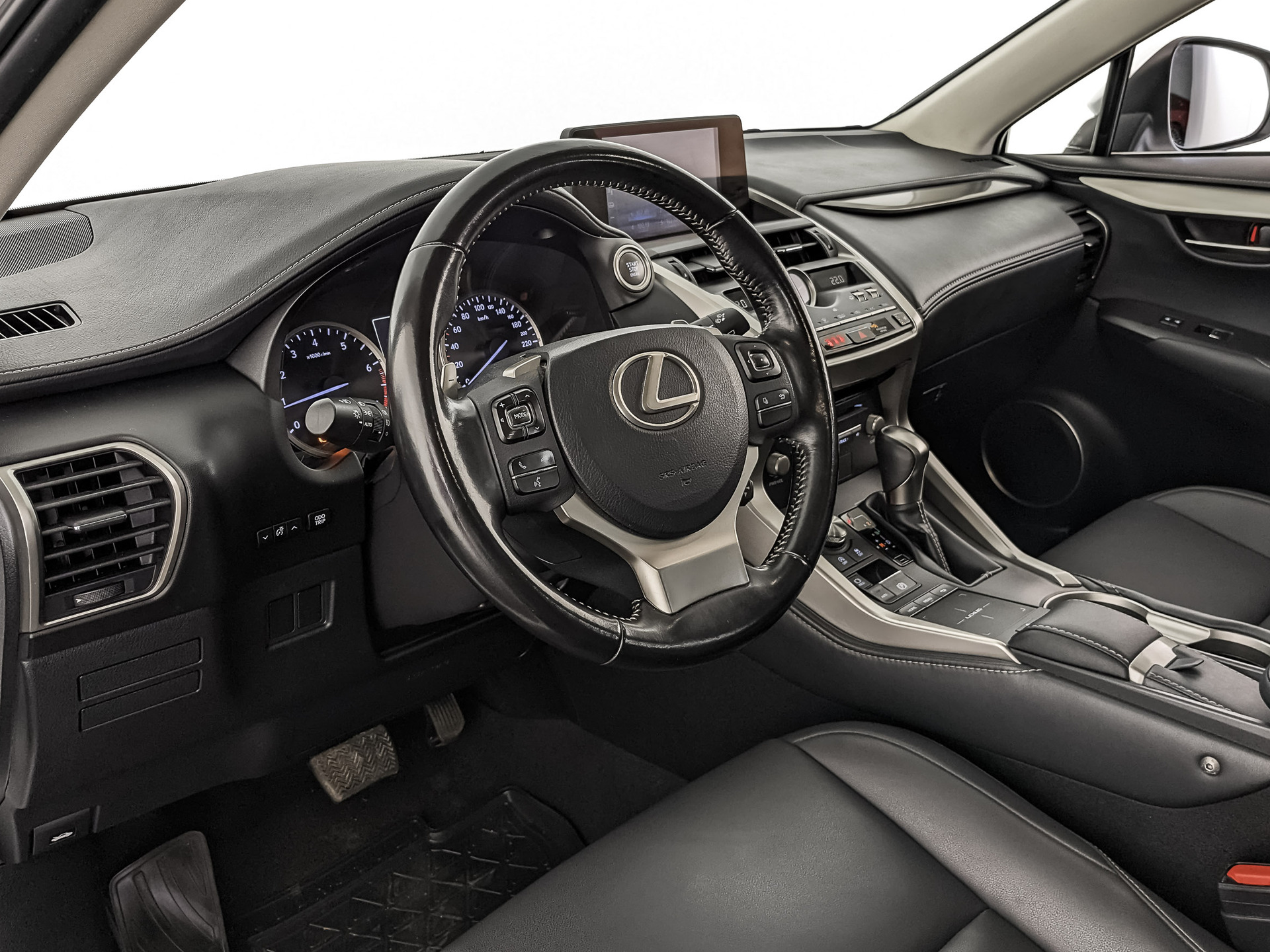 LEXUS NX 2.00 (150 л.с), автомат, 2019, пробег 130 050 км