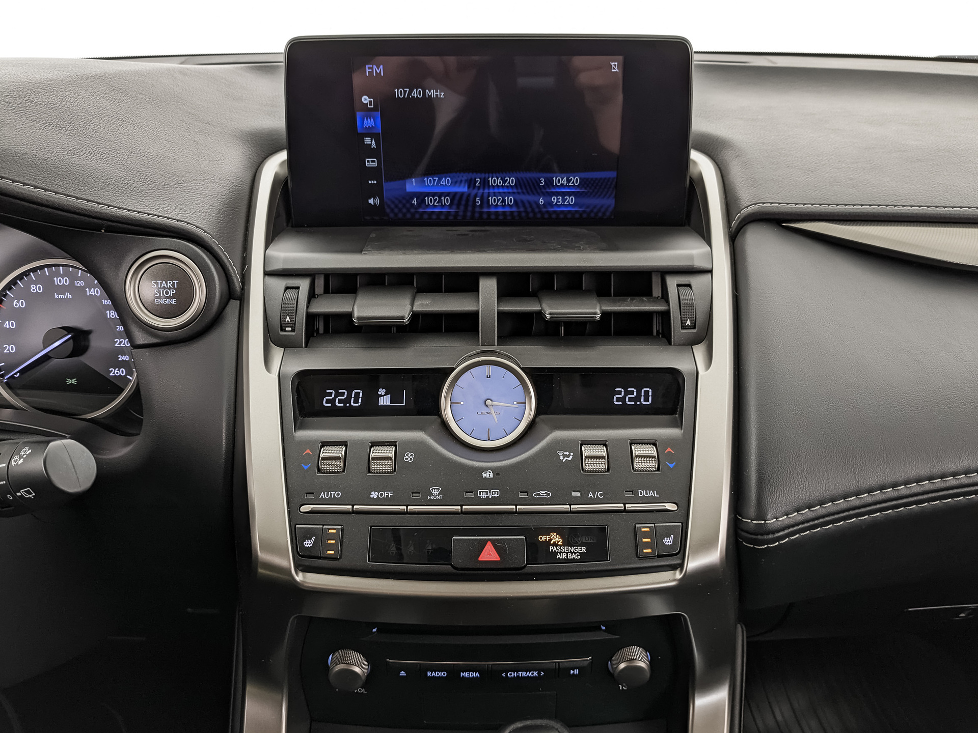 LEXUS NX 2.00 (150 л.с), автомат, 2019, пробег 130 050 км