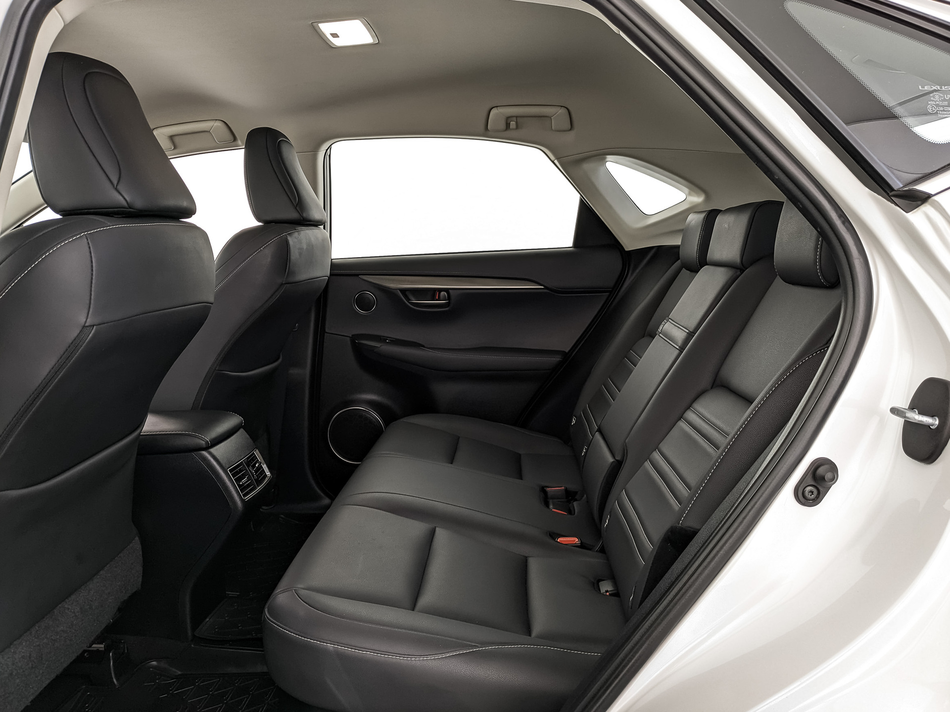 LEXUS NX 2.00 (150 л.с), автомат, 2019, пробег 130 050 км