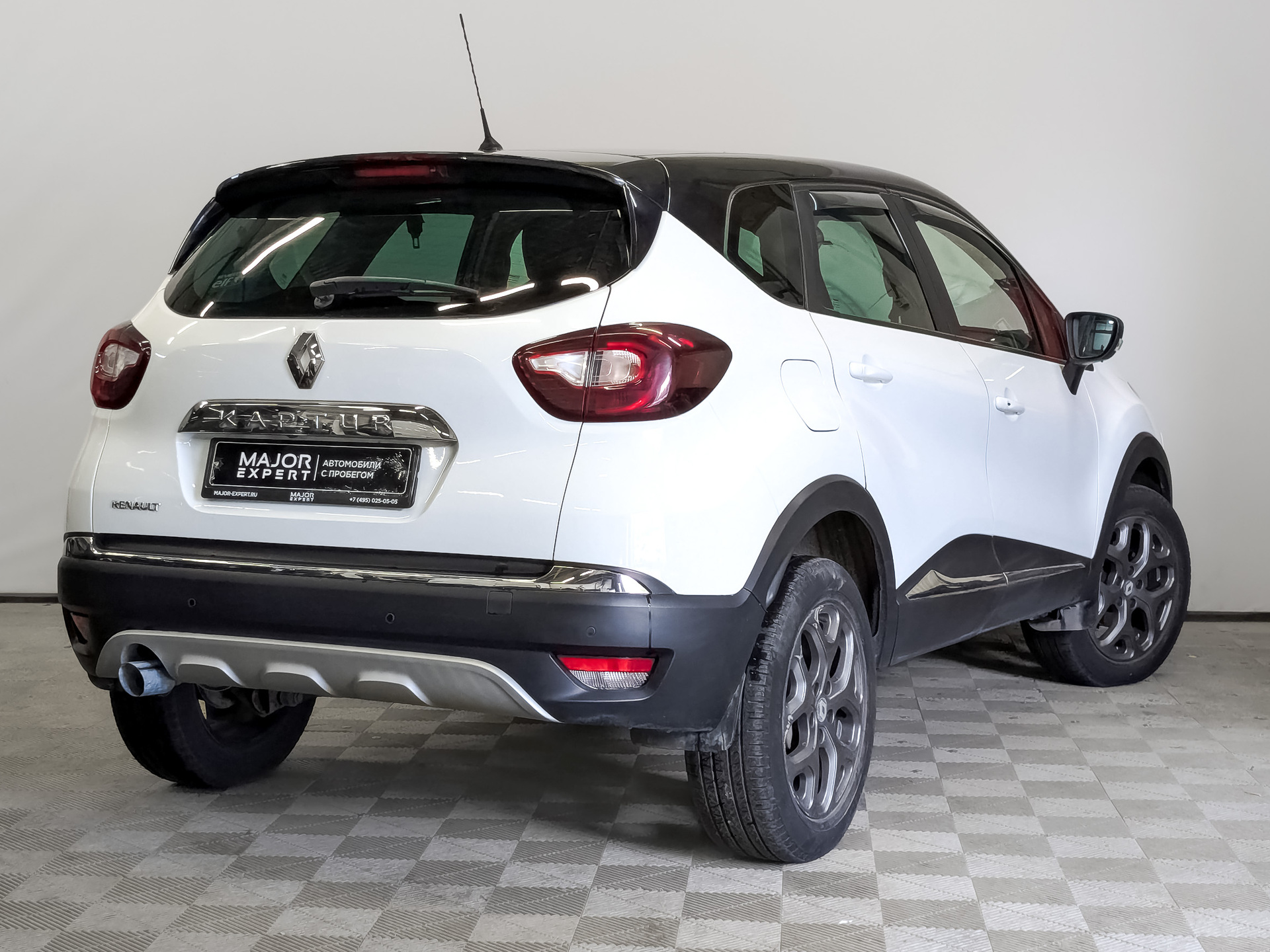 RENAULT Kaptur 1.60 (114 л.с), автомат, 2017, пробег 120 482 км