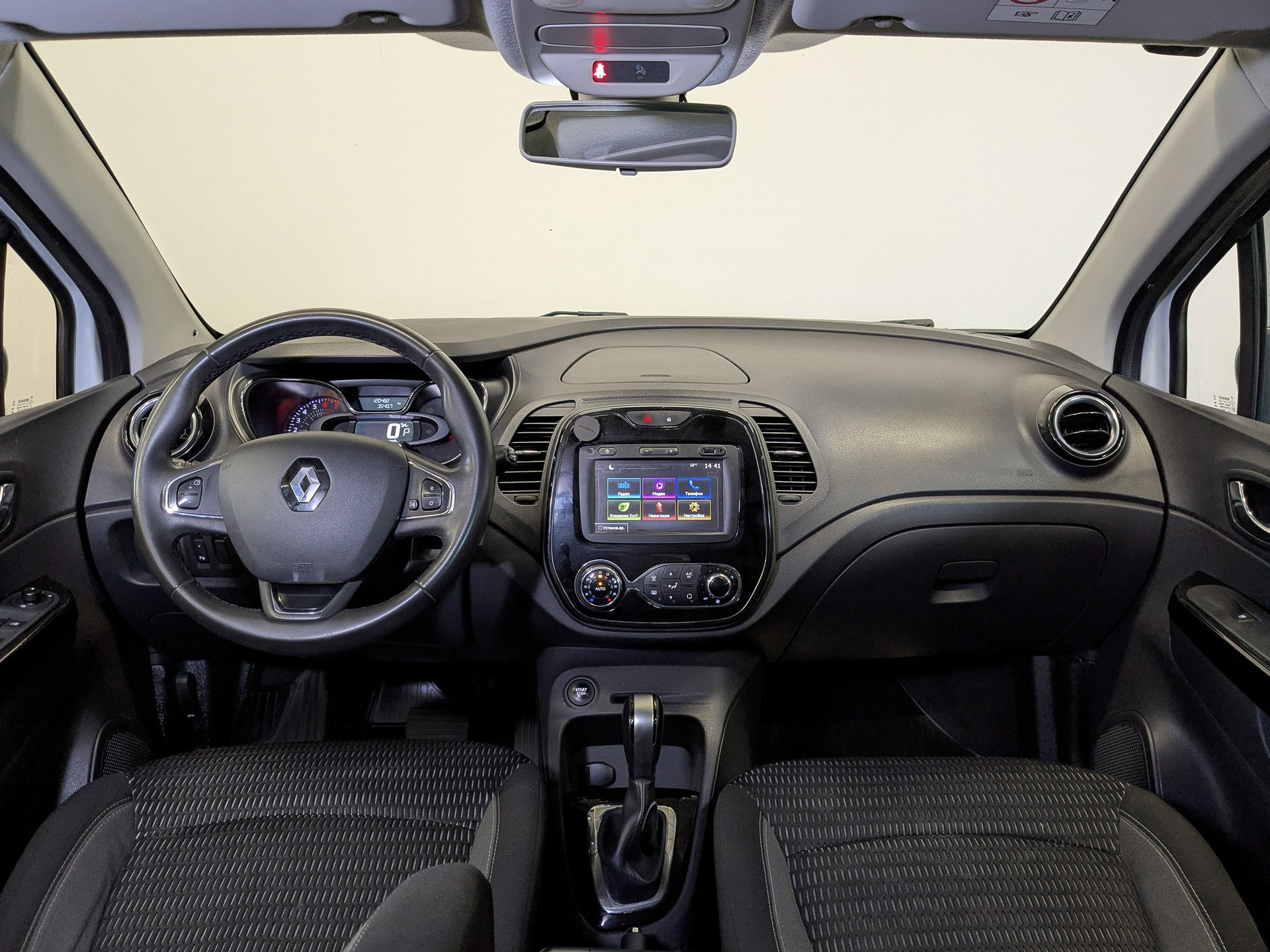 RENAULT Kaptur 1.60 (114 л.с), автомат, 2017, пробег 120 482 км