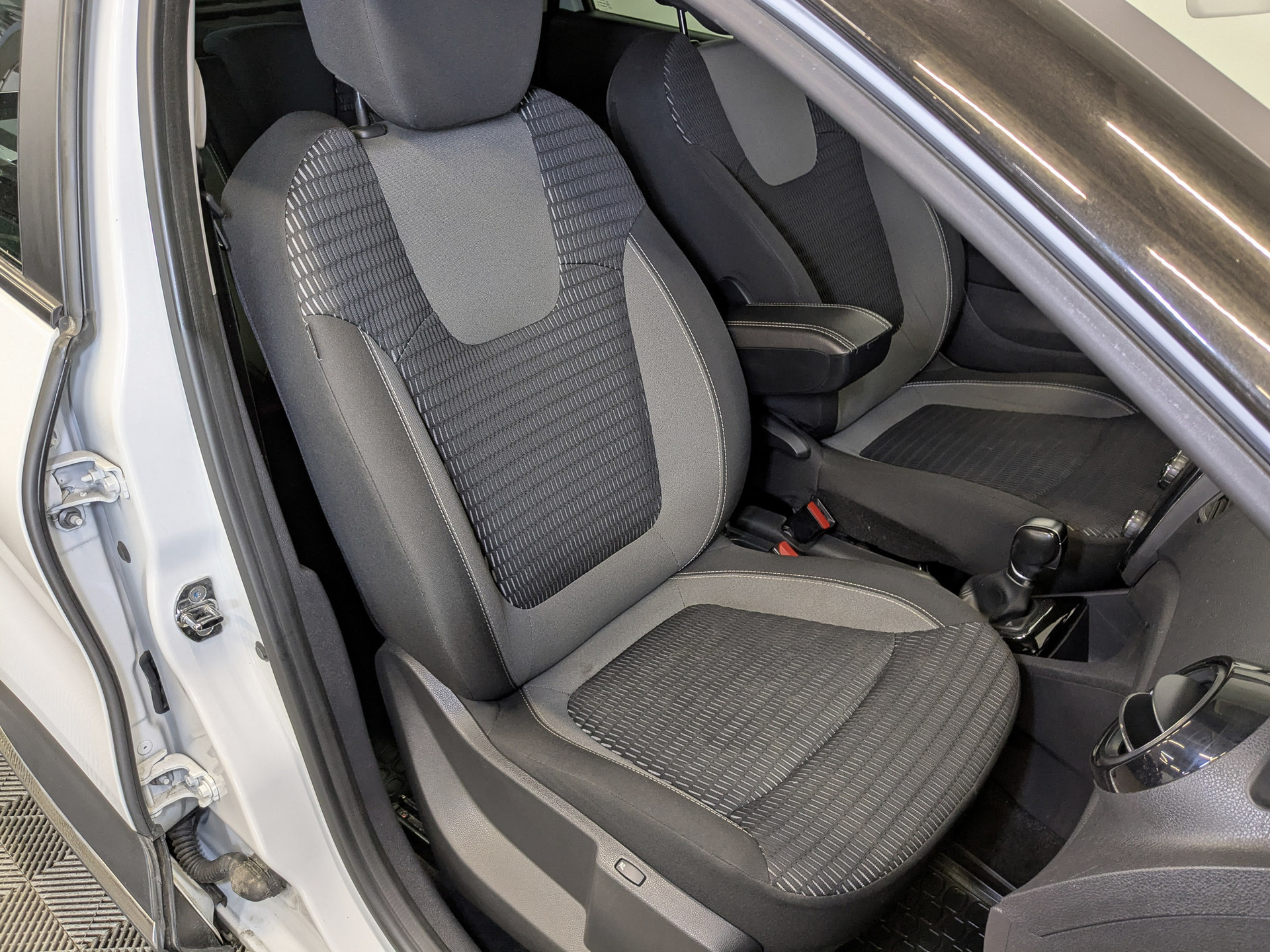 RENAULT Kaptur 1.60 (114 л.с), автомат, 2017, пробег 120 482 км